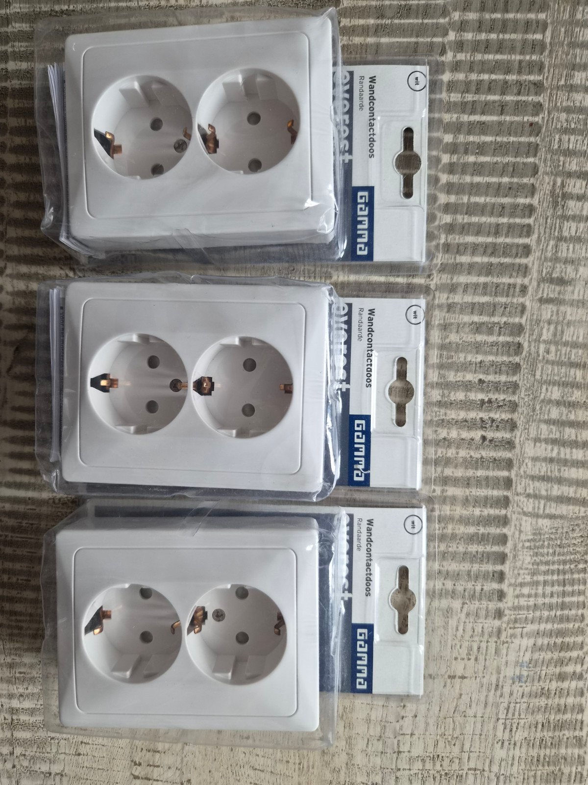 3 wandcontactdozen gamma, Doe-het-zelf en Verbouw, Elektra en Kabels, Ophalen, Stopcontact