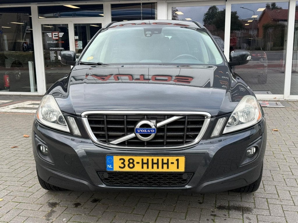 Volvo XC60 2.4 D5 AWD Momentum - Leder, Auto's, Volvo, Automaat, 1716 kg, Gebruikt, 197 €/maand