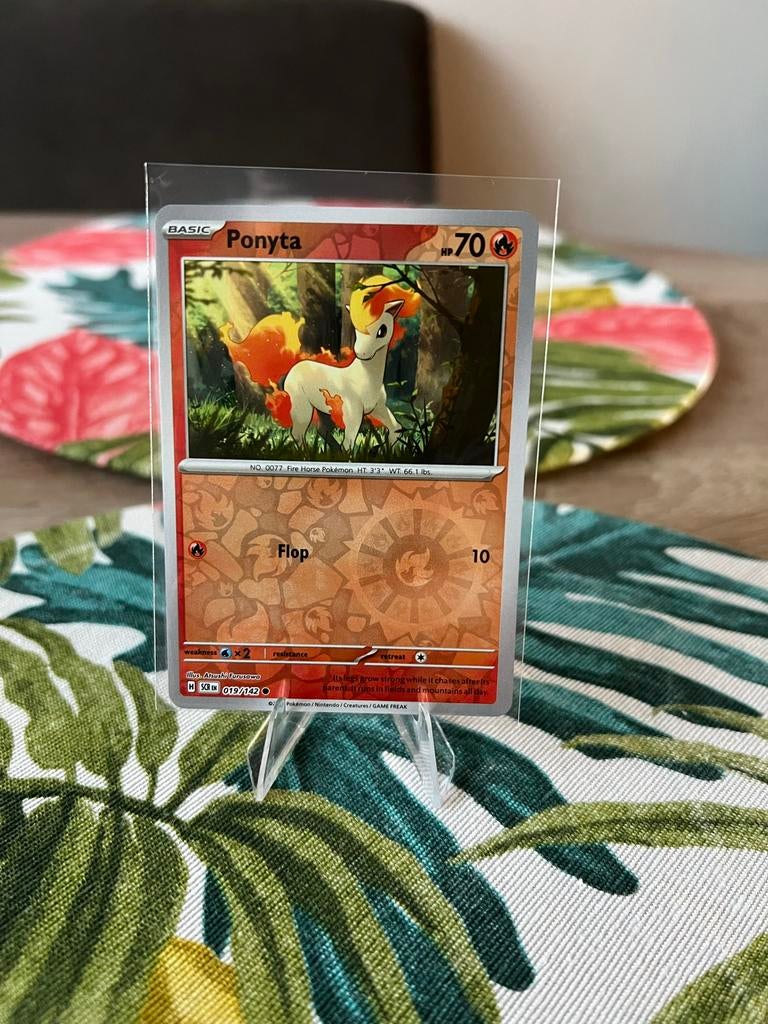 Pokémon Kaart Ponyta 019/142 HSKRBN - Reveree Holo, Ophalen of Verzenden, Zo goed als nieuw, Losse kaart