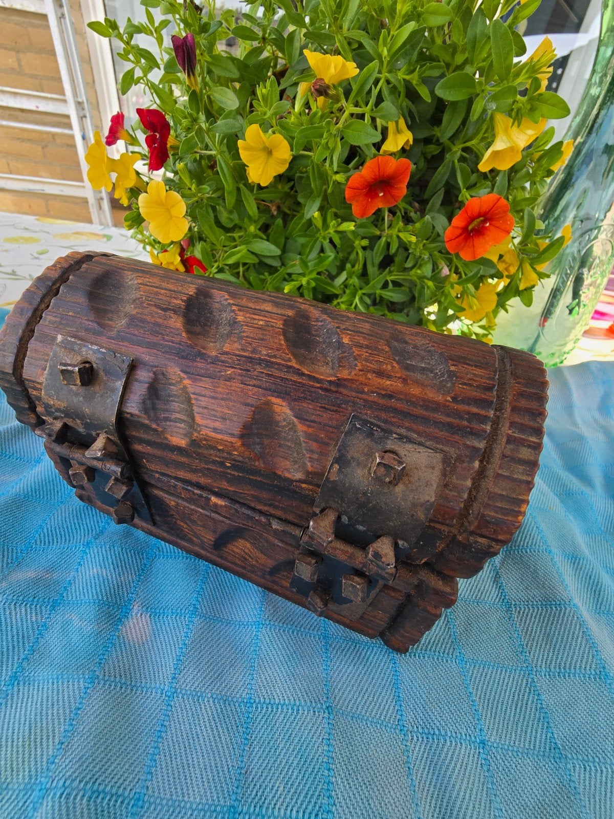 Antieke houten doos met metalen beslag, Antiek en Kunst, Ophalen of Verzenden