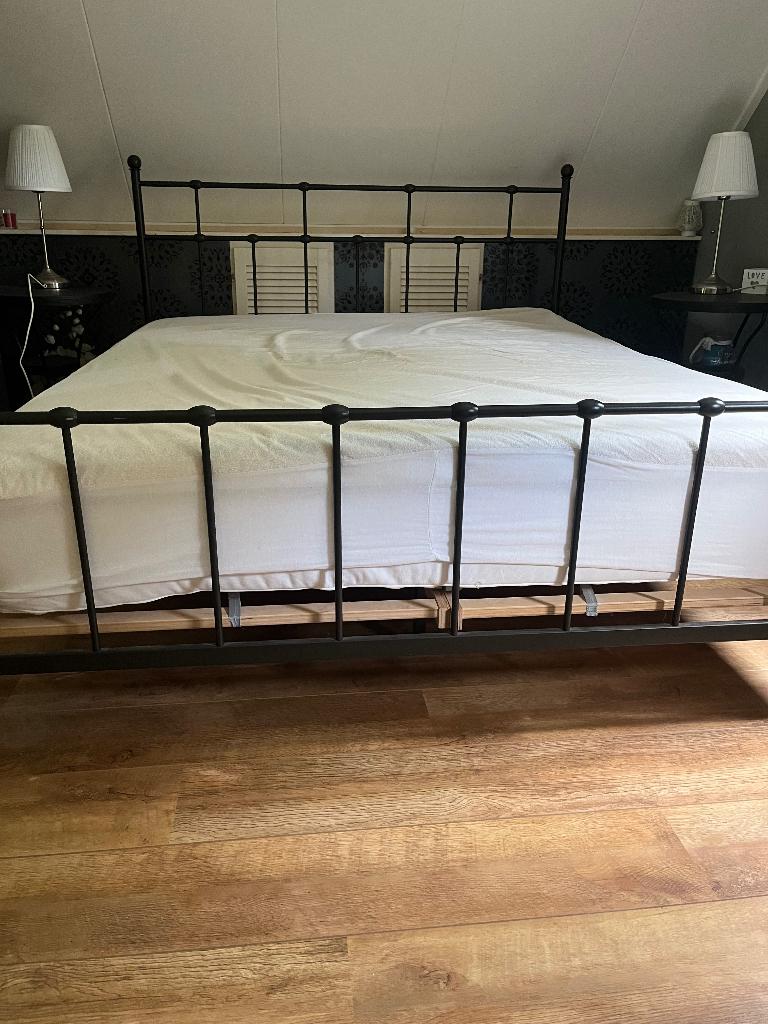 Bed, Ophalen, Zwart, Tweepersoons, Zo goed als nieuw