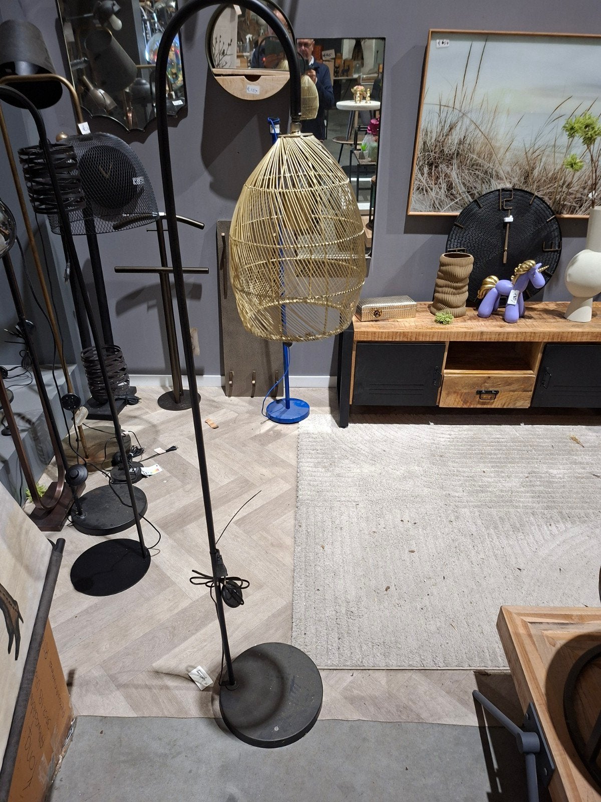 vloerlamp  zwart met met goudkleurige kap 40 euro, Ophalen, Zo goed als nieuw, 150 tot 200 cm