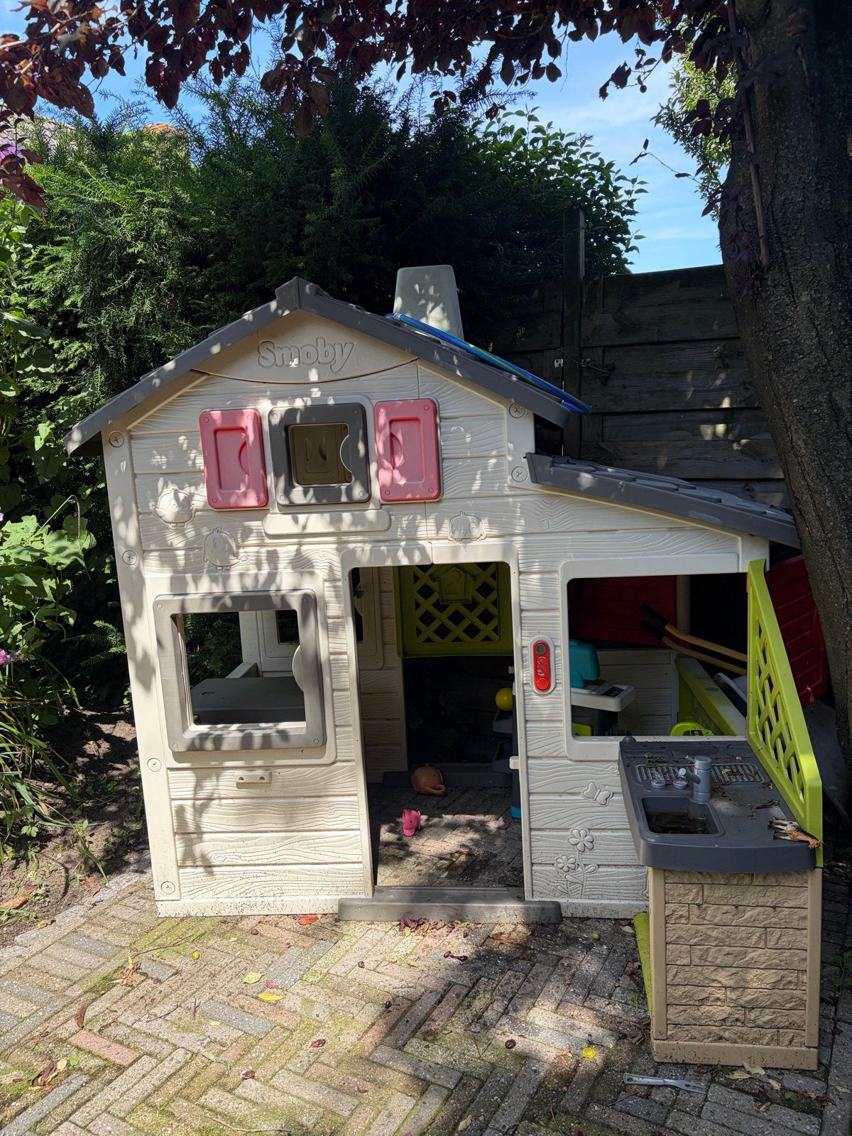Smoby Speelhuisje met picknicktafel - Gebruikt maar goed, Ophalen, Gebruikt, Kunststof