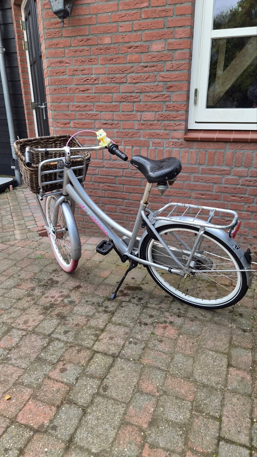 Cortina U4 Meisjes Transportfiets - Met Mand - 26 Inch, Fietsen en Brommers, 26 inch of meer, Terugtraprem, Gebruikt, Cortina U4 transportfiets