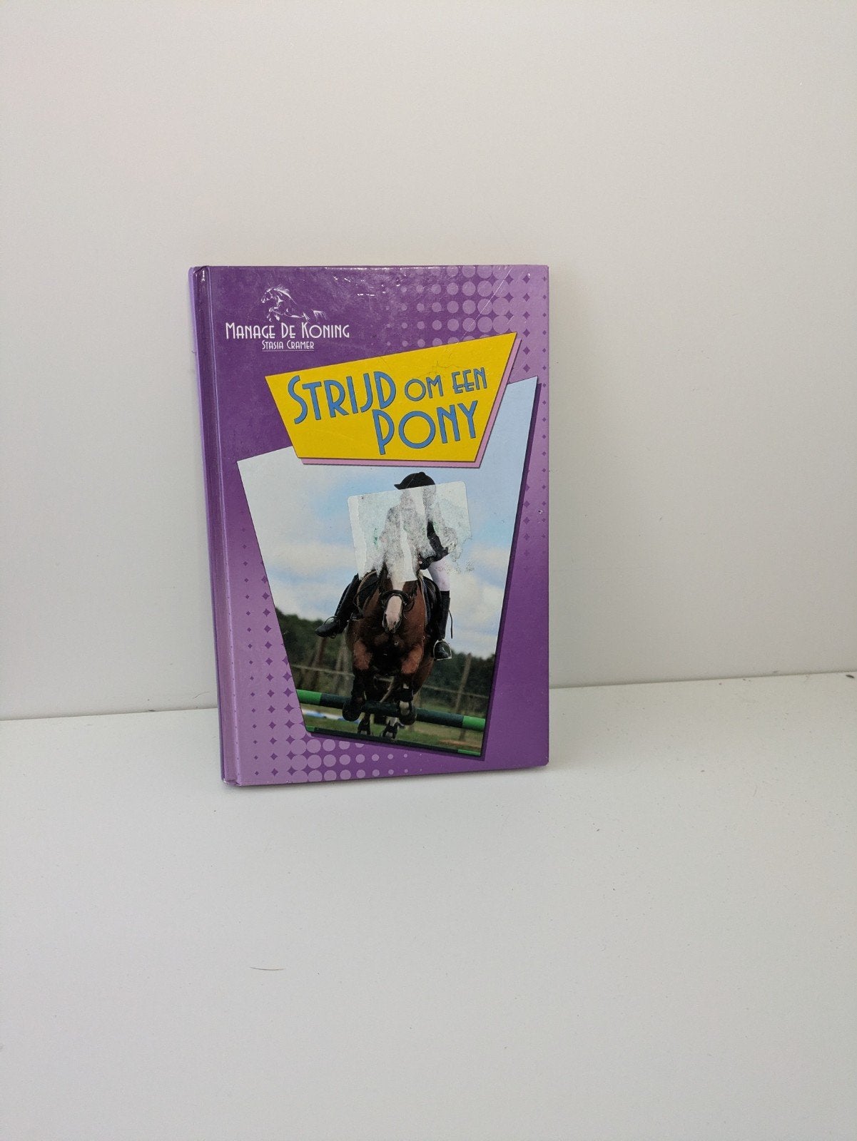 Boek: Strijd om een pony, Ophalen of Verzenden, Gelezen
