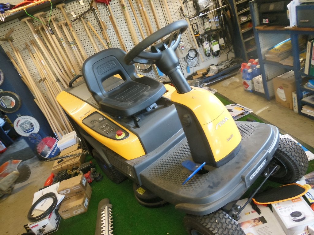 nieuwe  accu  zitmaaier  met opvang en  fabrieks  garantie, Ophalen, Cirkelmaaier, Stiga, Accu-grasmaaier