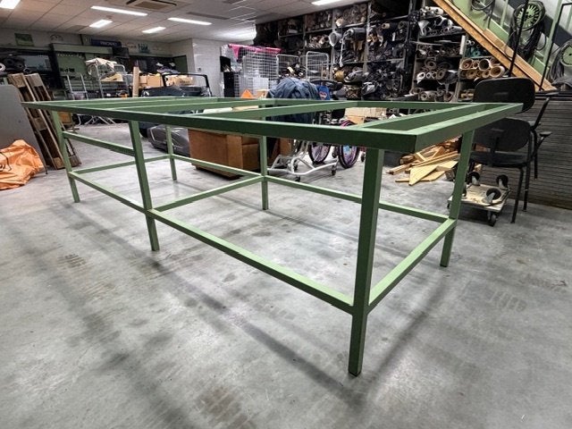 Foto 3 van FRAME WERKTAFEL