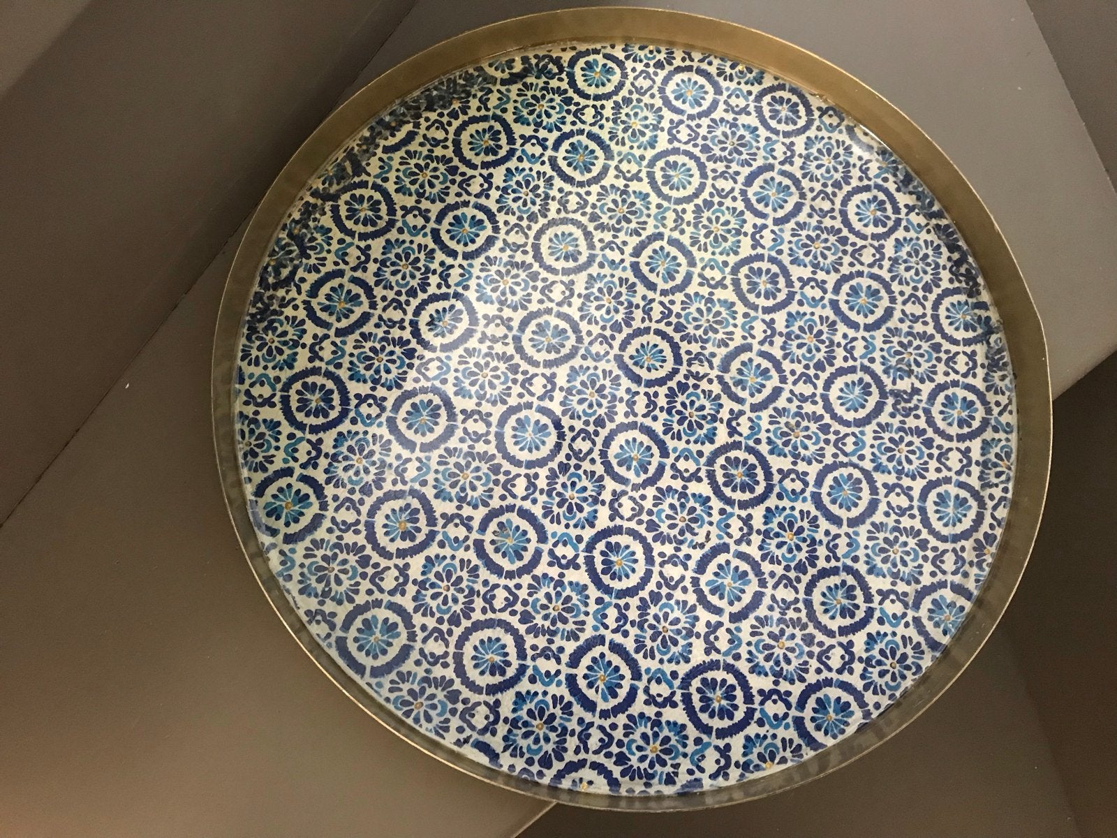 Decoratief dienblad met blauw-wit patroon, Rond, Ophalen of Verzenden, Zo goed als nieuw, Metaal
