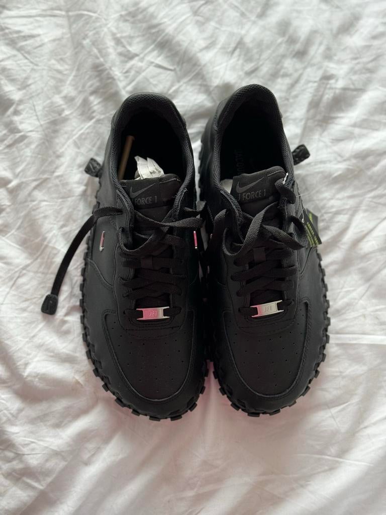 Nike x Jacquemus sneakers maat 43 nieuw, Ophalen of Verzenden, Nieuw, Zwart, Sneakers of Gympen