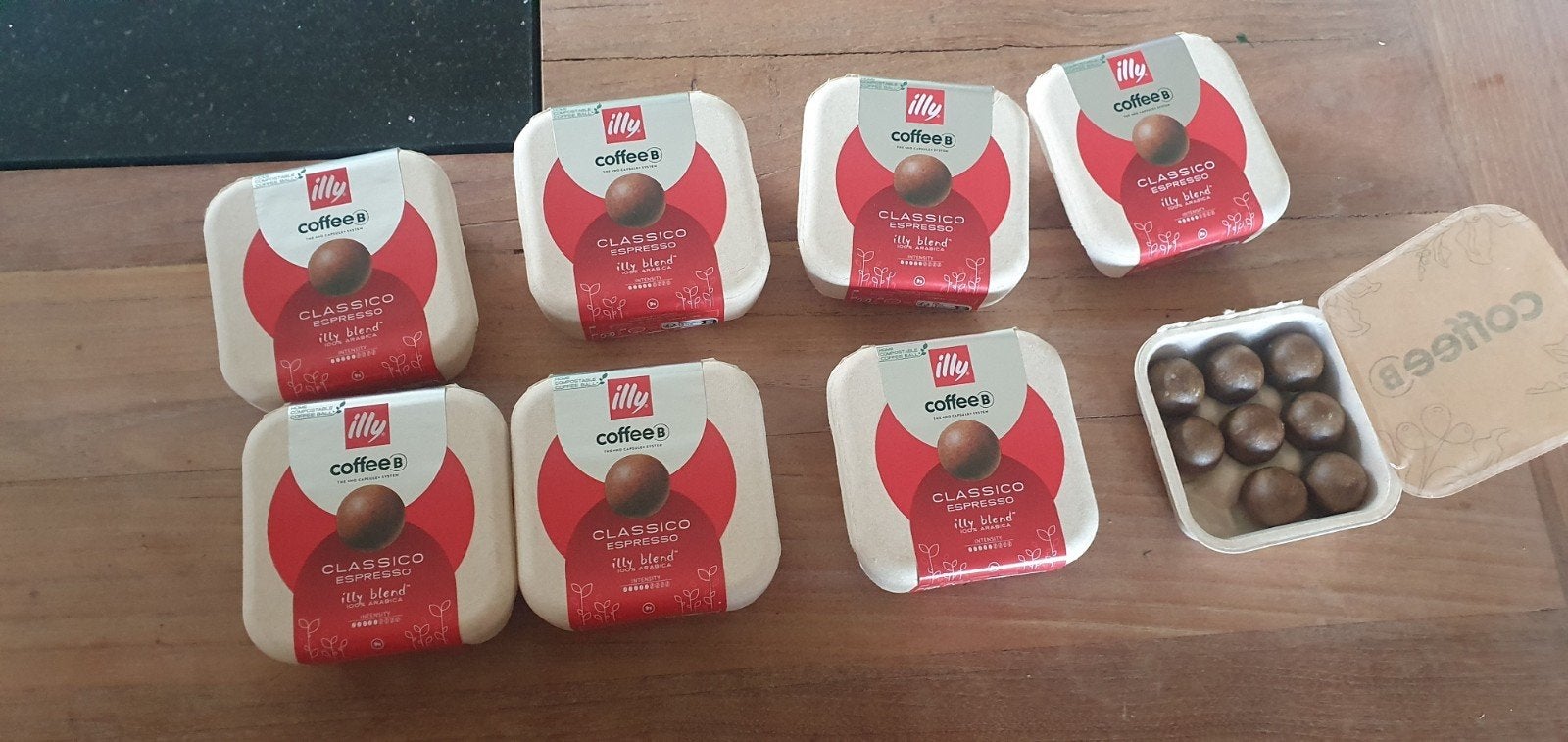 7 doosjes Illy Coffee totaal 72 balletjes, Ophalen of Verzenden, Espresso apparaat