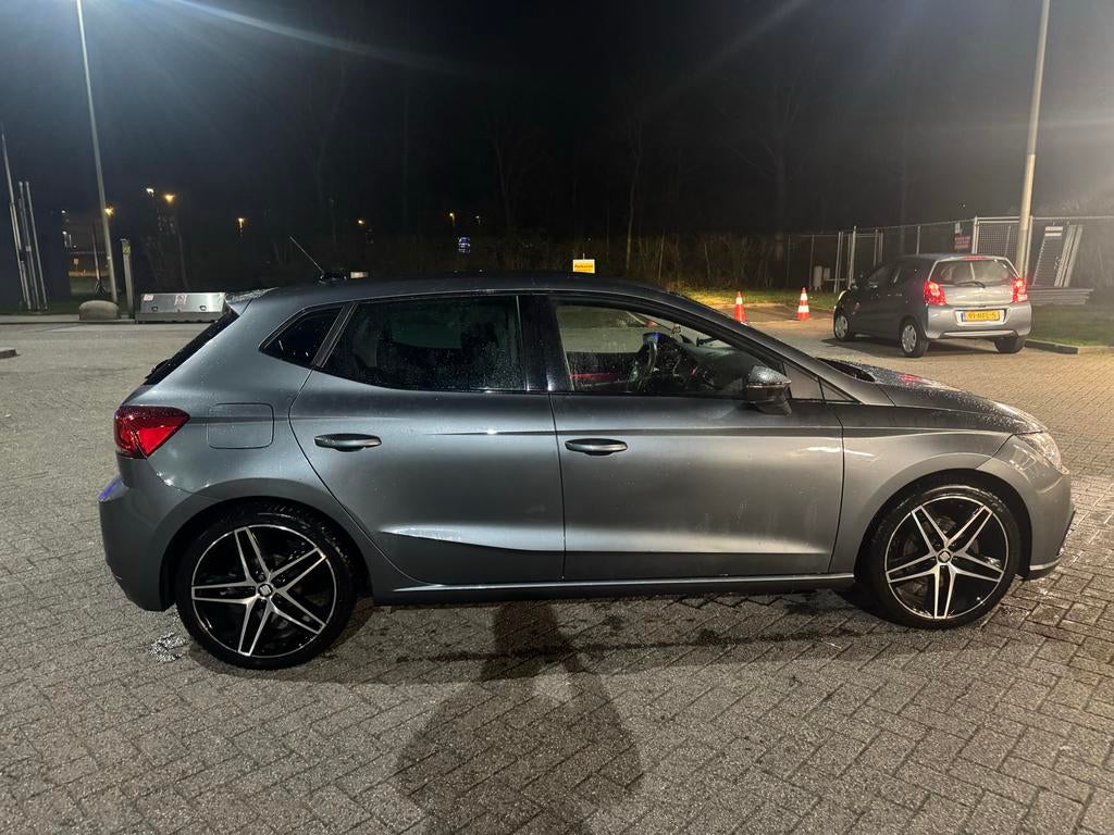 Seat Ibiza 1.0 Ecotsi 115pk 2017 Grijs heeft niew motoblok, 40 €/maand, Ibiza, Origineel Nederlands, Handgeschakeld