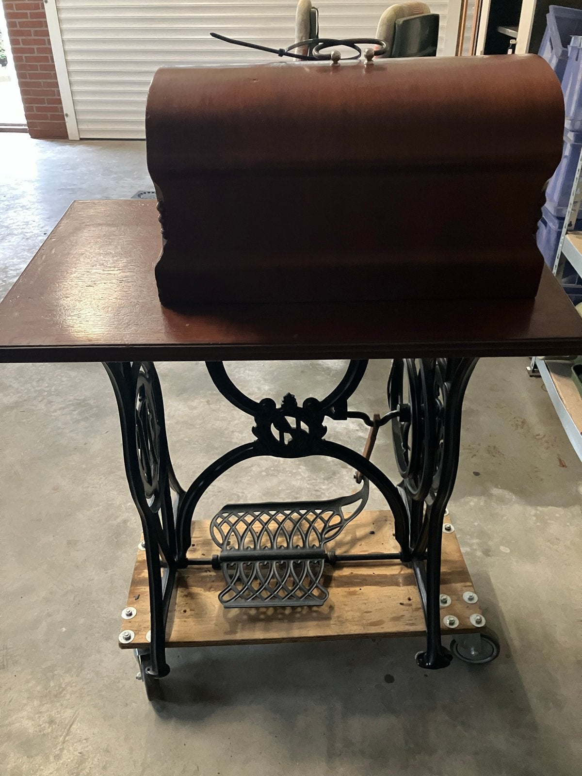 Antieke Naaimachine met Koffer en Onderstel, Ophalen