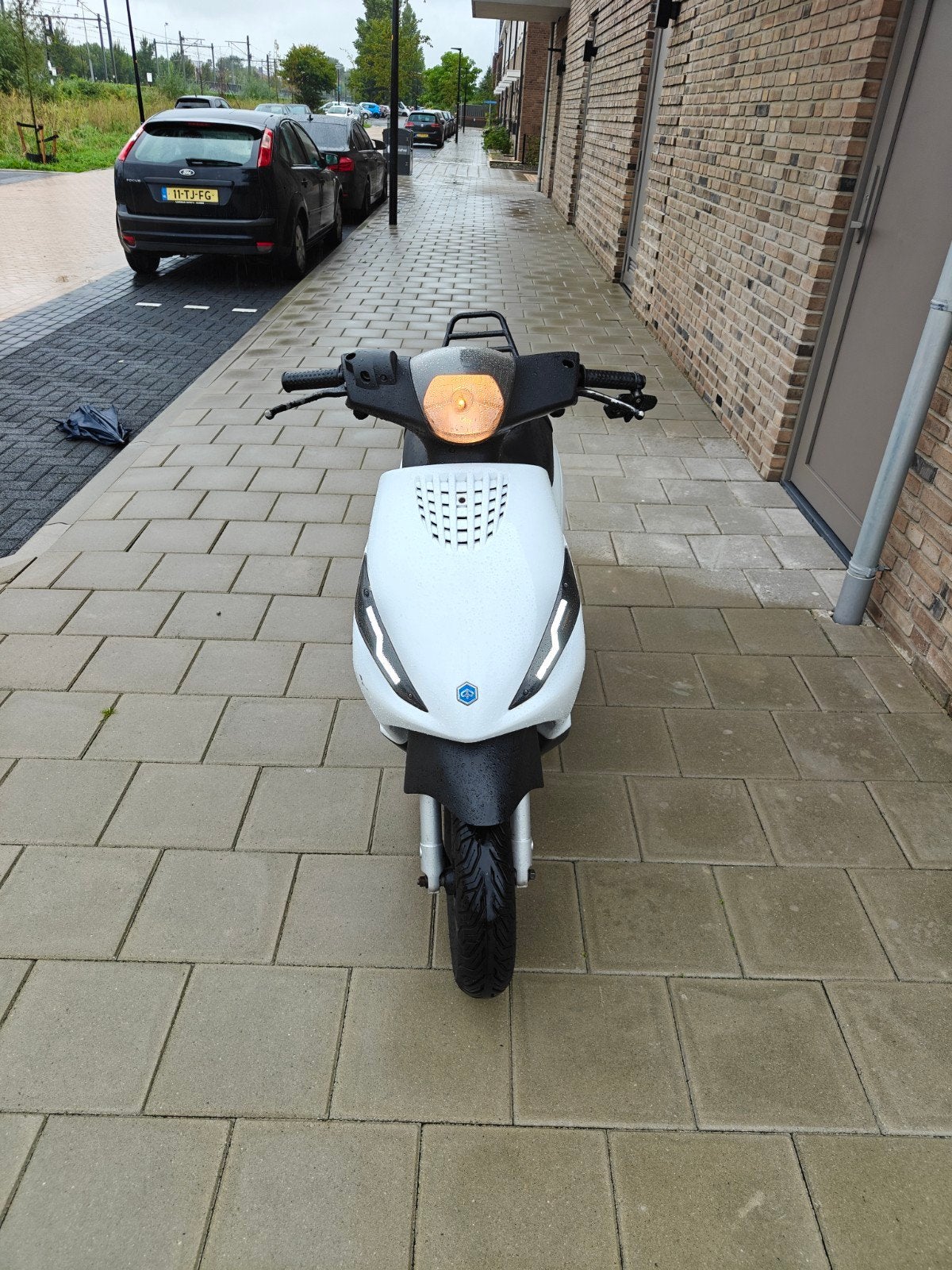 Piaggio Zip 2015 – slechts 8.200 km

Nette Piaggio Zip uit 2, Fietsen en Brommers, Ophalen, Piaggio, Gebruikt, Benzine