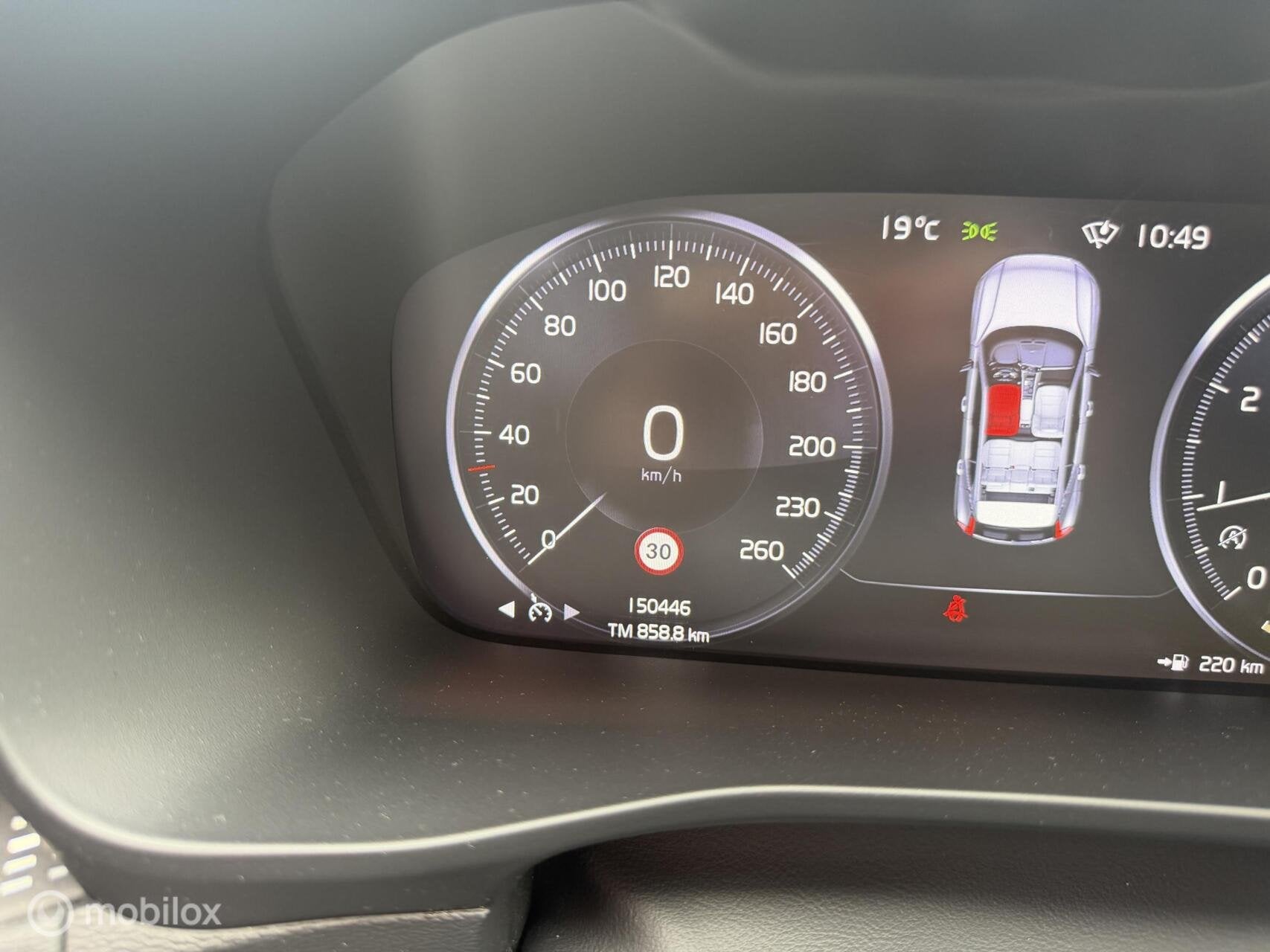 Foto 14 van Volvo XC40 2.0 T4 AWD R-Design AUTOMAAT / CARPLAY