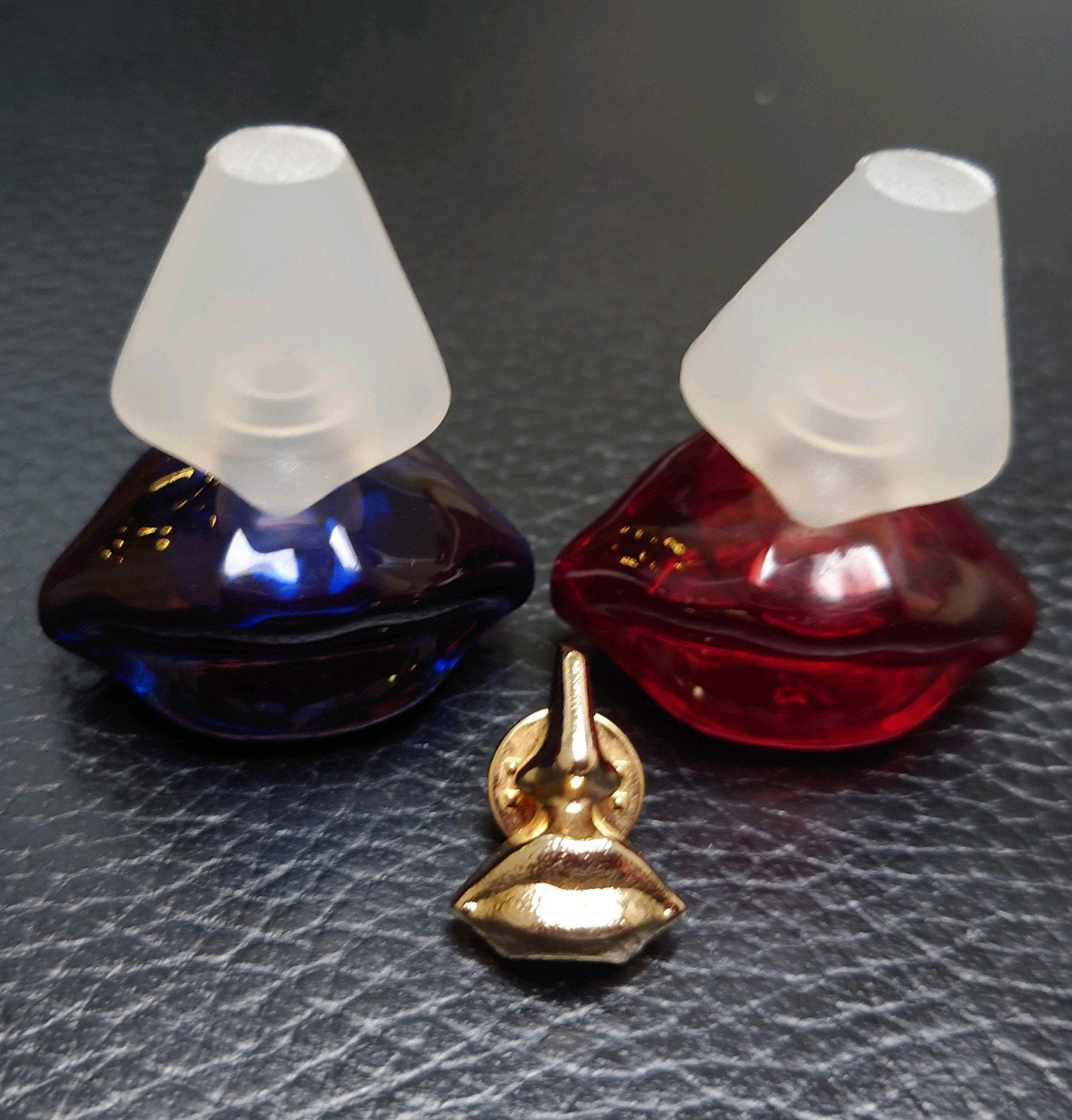 2x parfum & Mond Neus Promo pin Dali, Ophalen of Verzenden