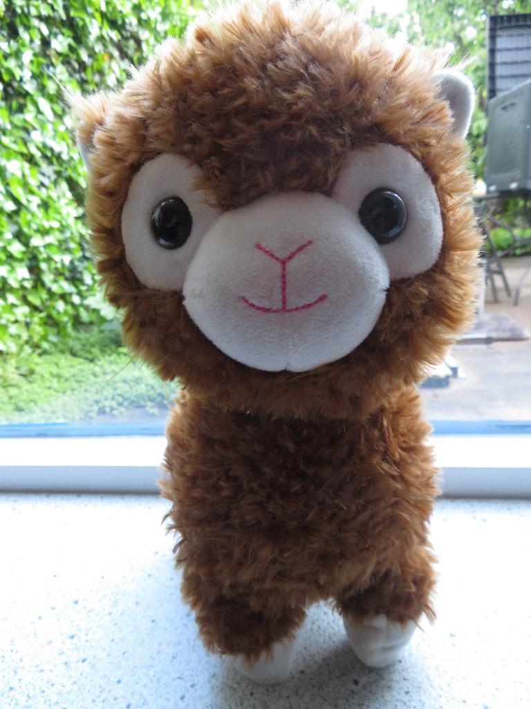 Lama / alpaca merk Evora van Kruidvat kastanje bruin velours, Kinderen en Baby's, Overige typen, Ophalen of Verzenden, Zo goed als nieuw