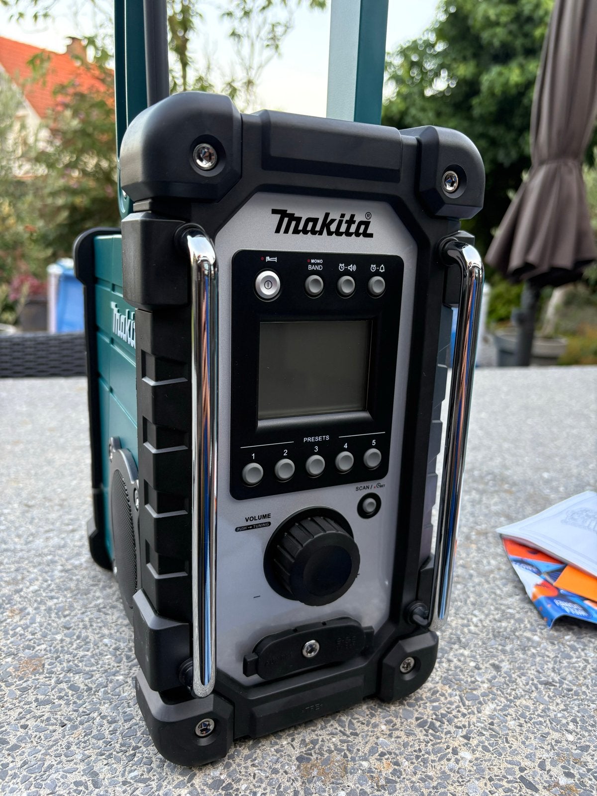 Makita DMR116 Bouwradio - Nieuw in doos, Audio, Tv en Foto, Radio's, Ophalen, Nieuw, Bouwradio