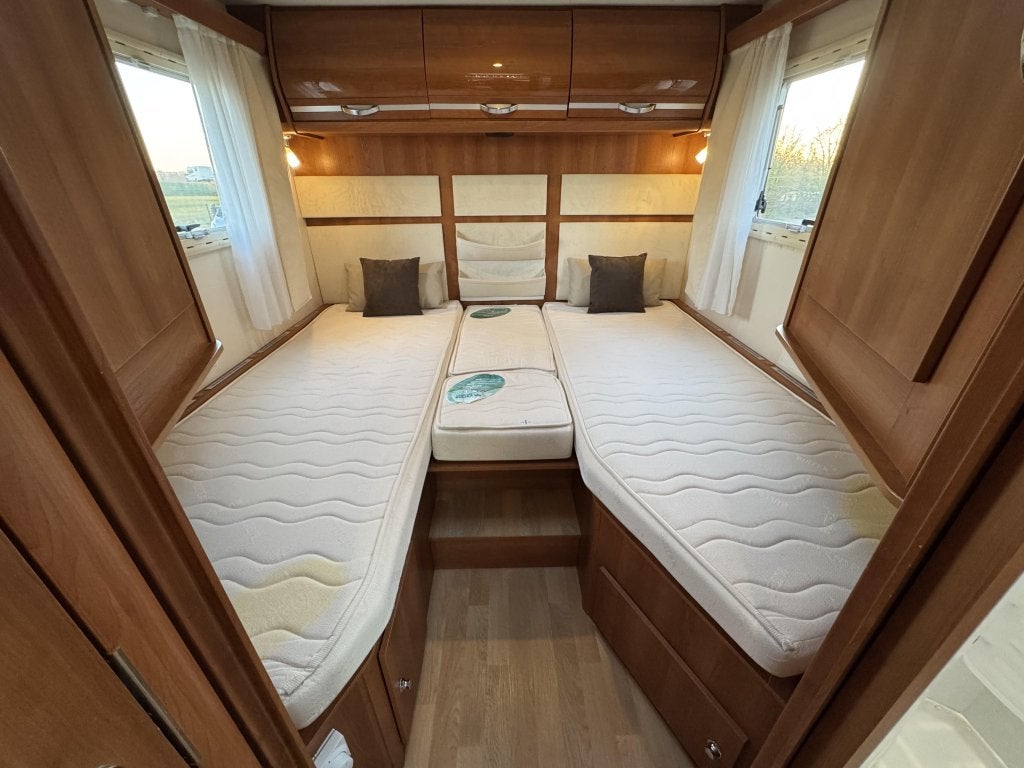Rapido 7066DF Automaat ALDE Enkele bedden 2015, Automaat, Standaard zit, Vloeistofverwarming, Bedrijf