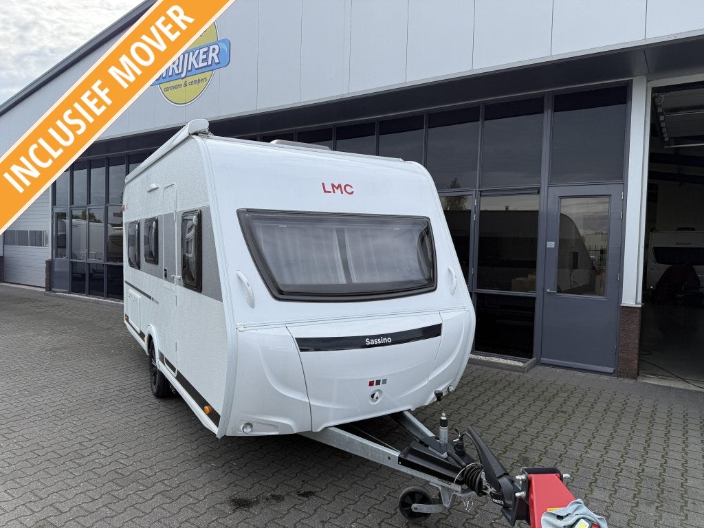 LMC Sassino 460 E 2 Aparte bedden 200cm 964KG leeg BJ 2025, Caravans en Kamperen, Schokbreker, Lengtebed, Bedrijf, Treinzit