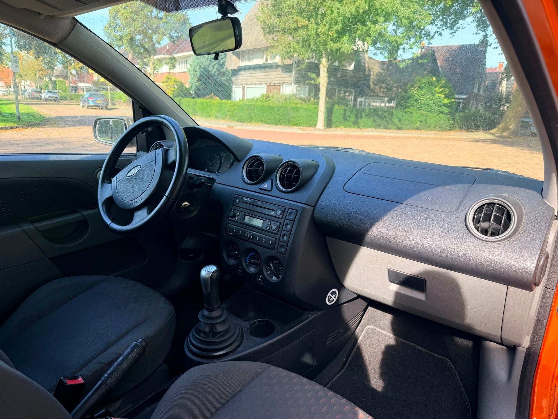 Foto 6 van Ford Fiesta 1.6-16V First Edition | Airco | Elektrische rame