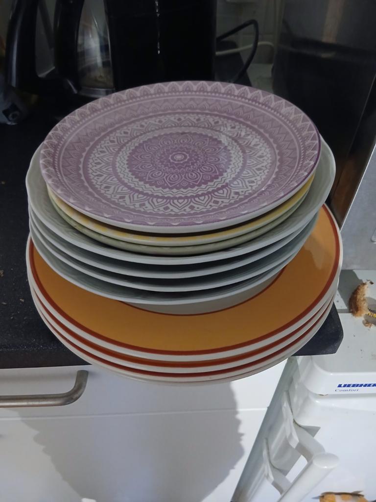 Diverse borden set - zo goed als nieuw MERK COOK SERVIES, Ophalen, Keramiek, Zo goed als nieuw, Bord(en)