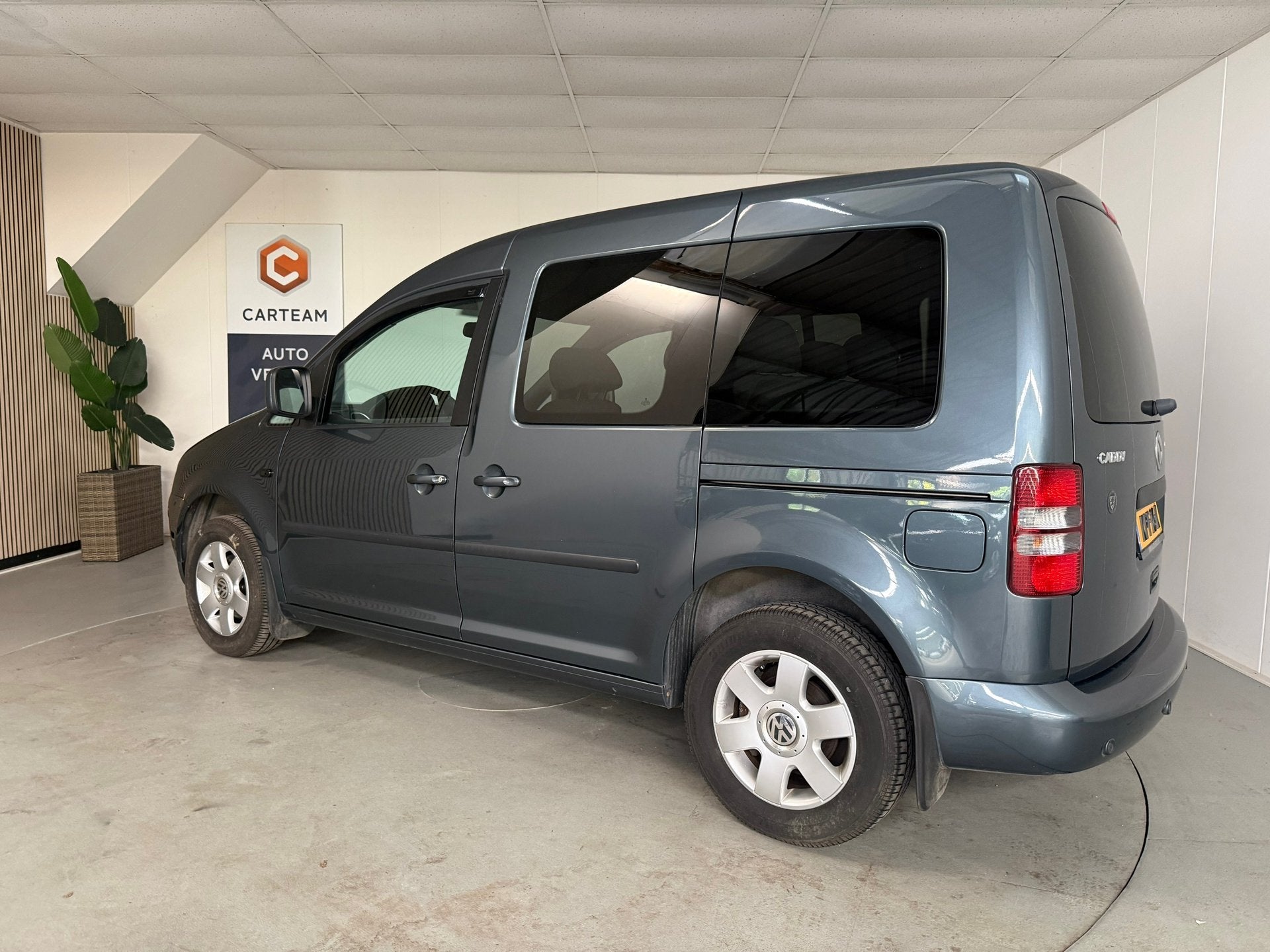 Volkswagen CADDY 1.6 Comf. 7 Persoons. Airco, Navigatie, LMV, Voorwielaandrijving, 1490 kg, Gebruikt, Overige modellen