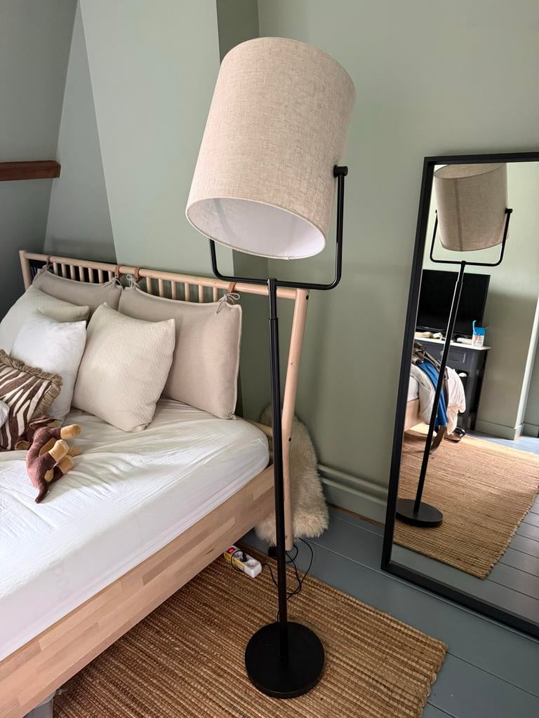 Moderne staande lamp met stoffen kap, Ophalen of Verzenden, Zo goed als nieuw, Hout, 150 tot 200 cm