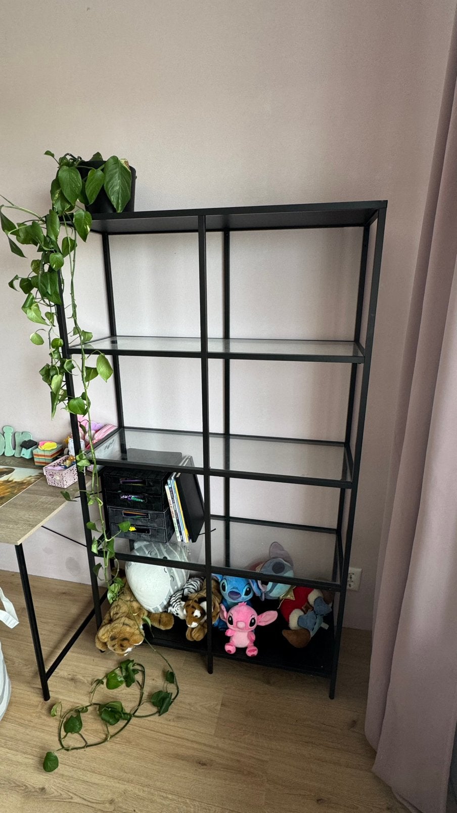 IKEA Vittsjo open kast zwart metaal glas, Ophalen, Zo goed als nieuw