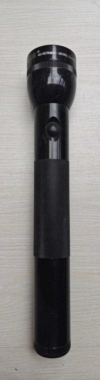 Mag-Lite zaklamp - Zwart, robuust en betrouwbaar, Caravans en Kamperen, Zaklampen, Ophalen of Verzenden, Zo goed als nieuw, Batterij