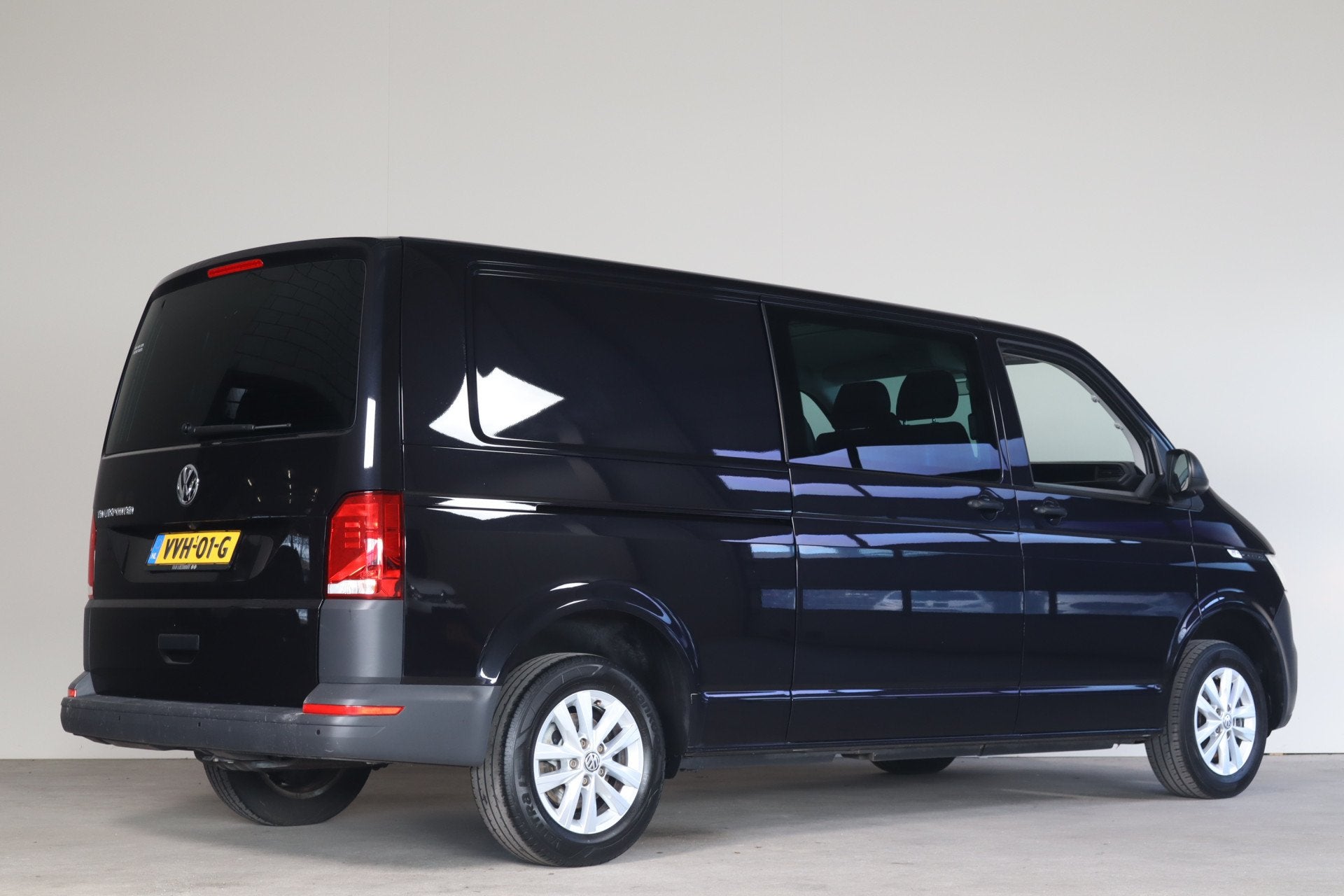 Volkswagen Transporter 2.0 TDI L2H1 30 DC Highline BPM VRIJ!, Stof, Euro 6, 4 cilinders, 150 pk