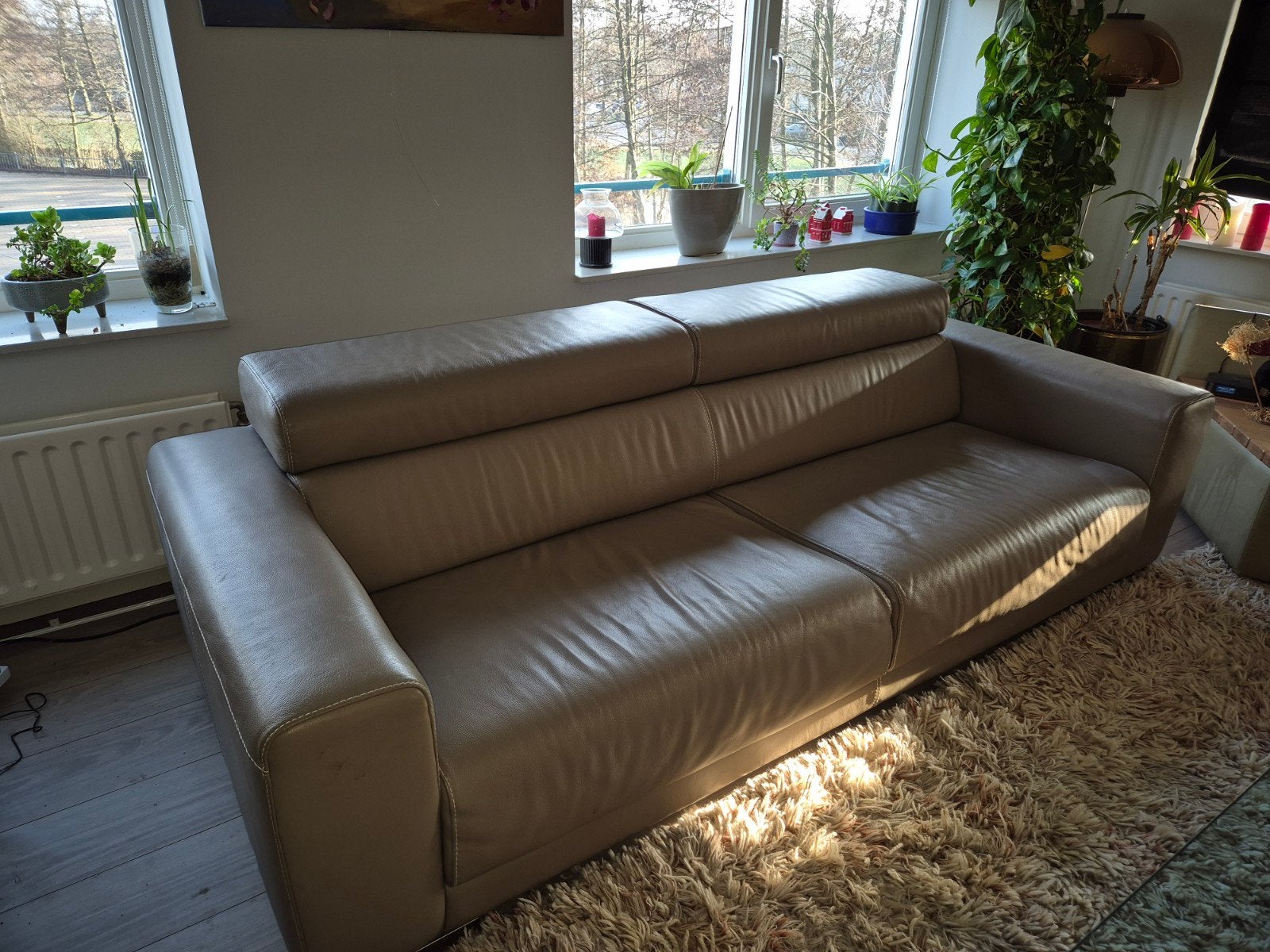 Mooie grote Italiaanse design bank 3/4 zits. Gratis, Huis en Inrichting, Banken | Bankstellen, Ophalen, Gebruikt, 75 tot 100 cm