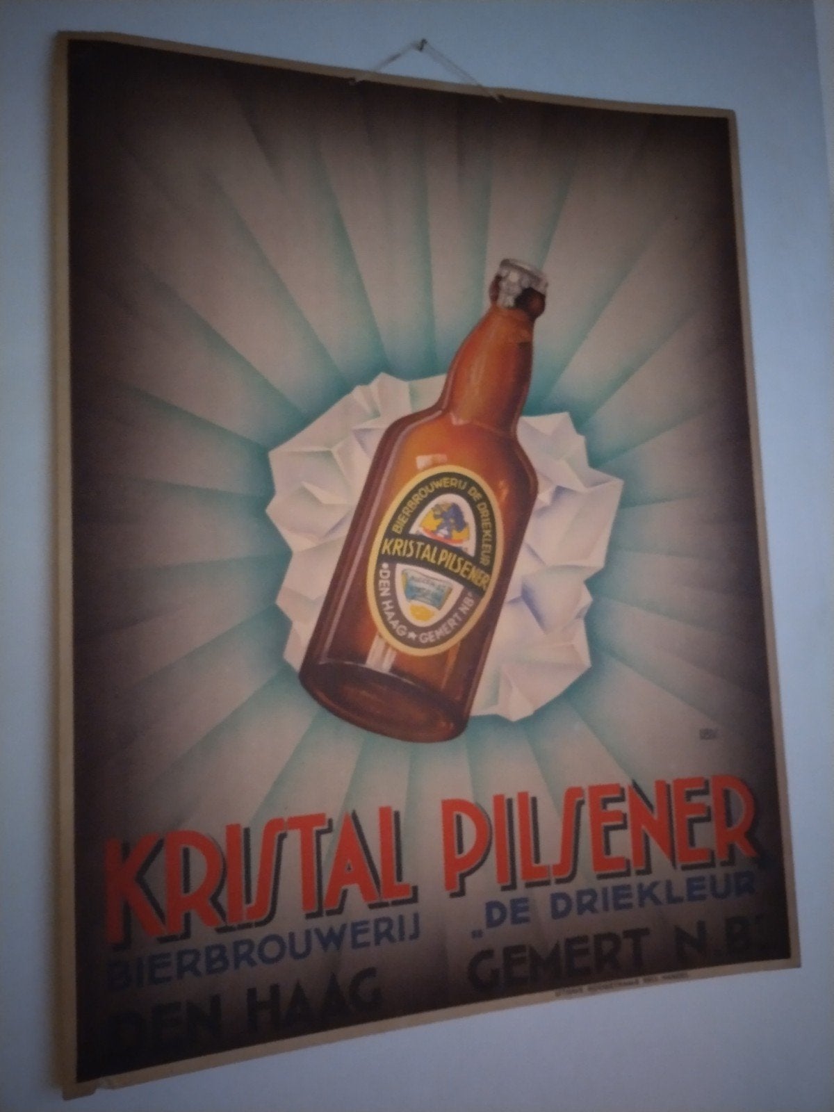 Mooie kartonnen reclame plaat van Kristal Pilsener, Verzamelen, Ophalen of Verzenden, Zo goed als nieuw, Reclamebord