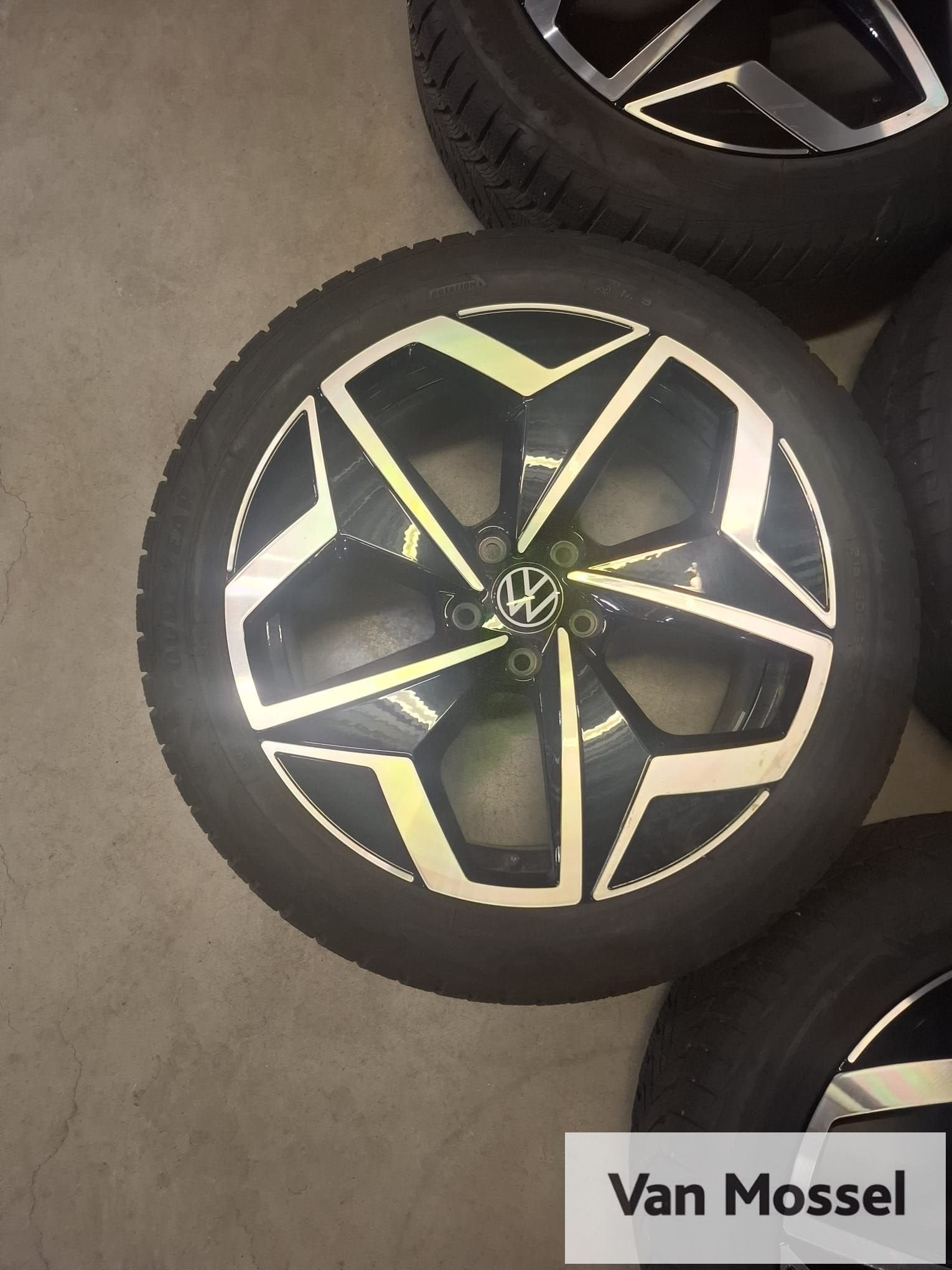 Volkswagen ID.3 Goodyear UltraGrip Performance+ 215/50/R19 9, Auto-onderdelen, Banden en Velgen, 19 inch, -, -, Banden en Velgen