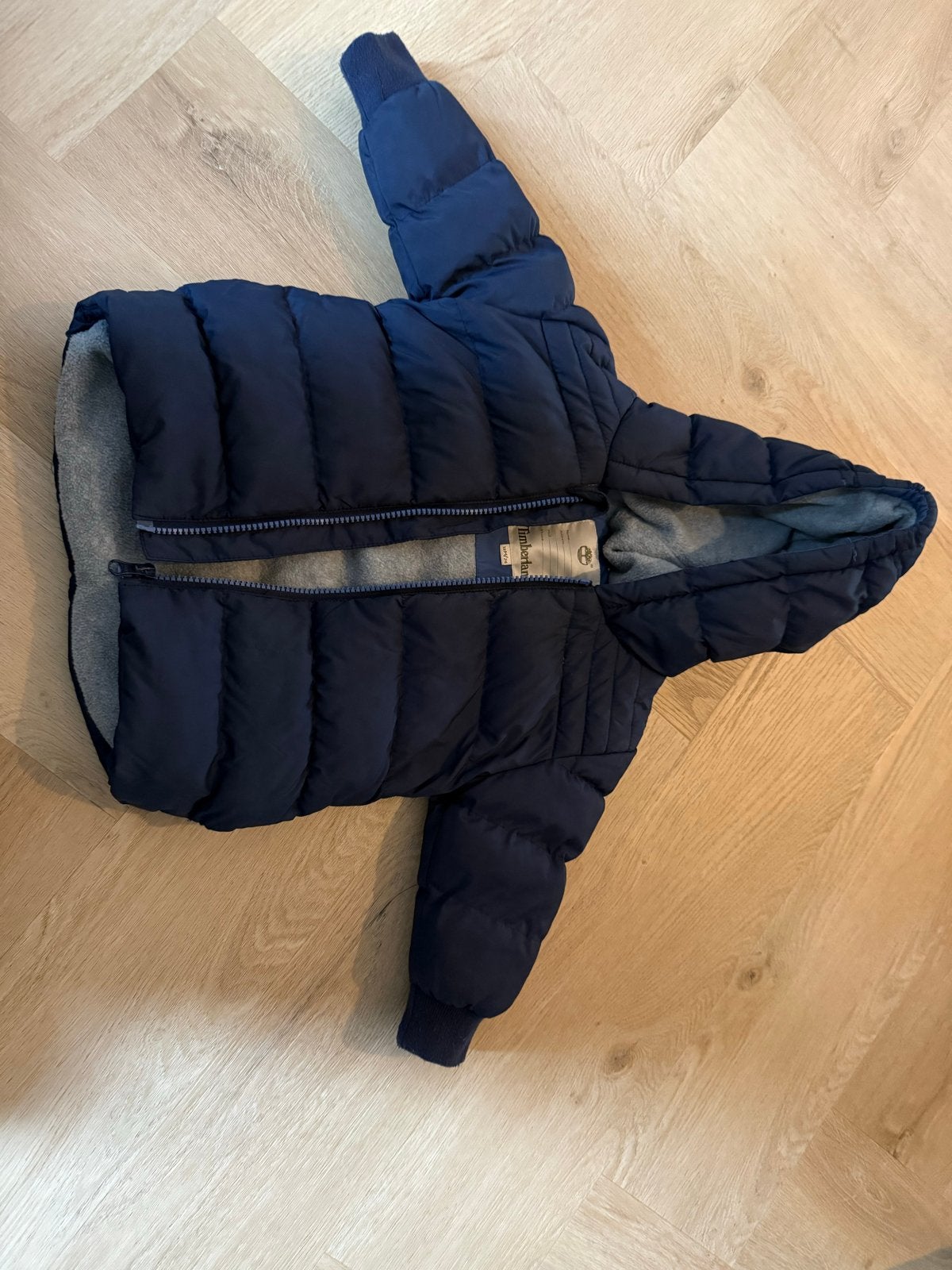 Timberland winterjas, New Balance en Nike schoenen (baby), Ophalen, Gebruikt, Jongetje of Meisje