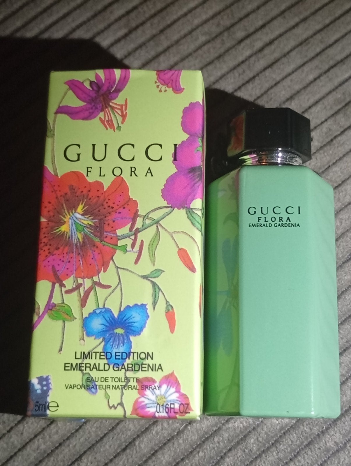 Mini parfum Gucci Flora Emerald Gardenia Eau de Toilette 5ml, Ophalen of Verzenden, Nieuw