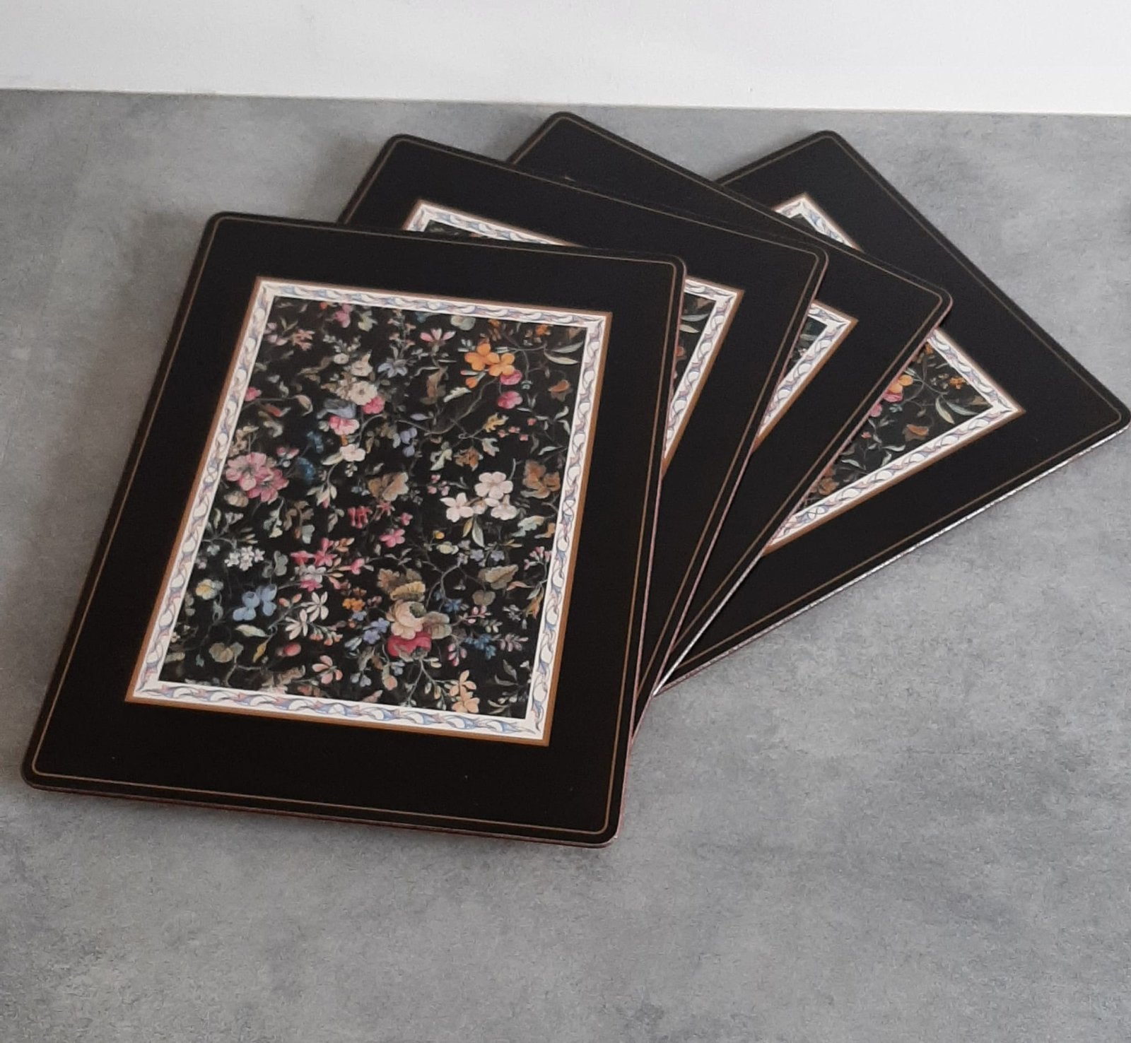Pimpernel placemats gebloemd zwart set van 4, Ophalen of Verzenden, Zo goed als nieuw