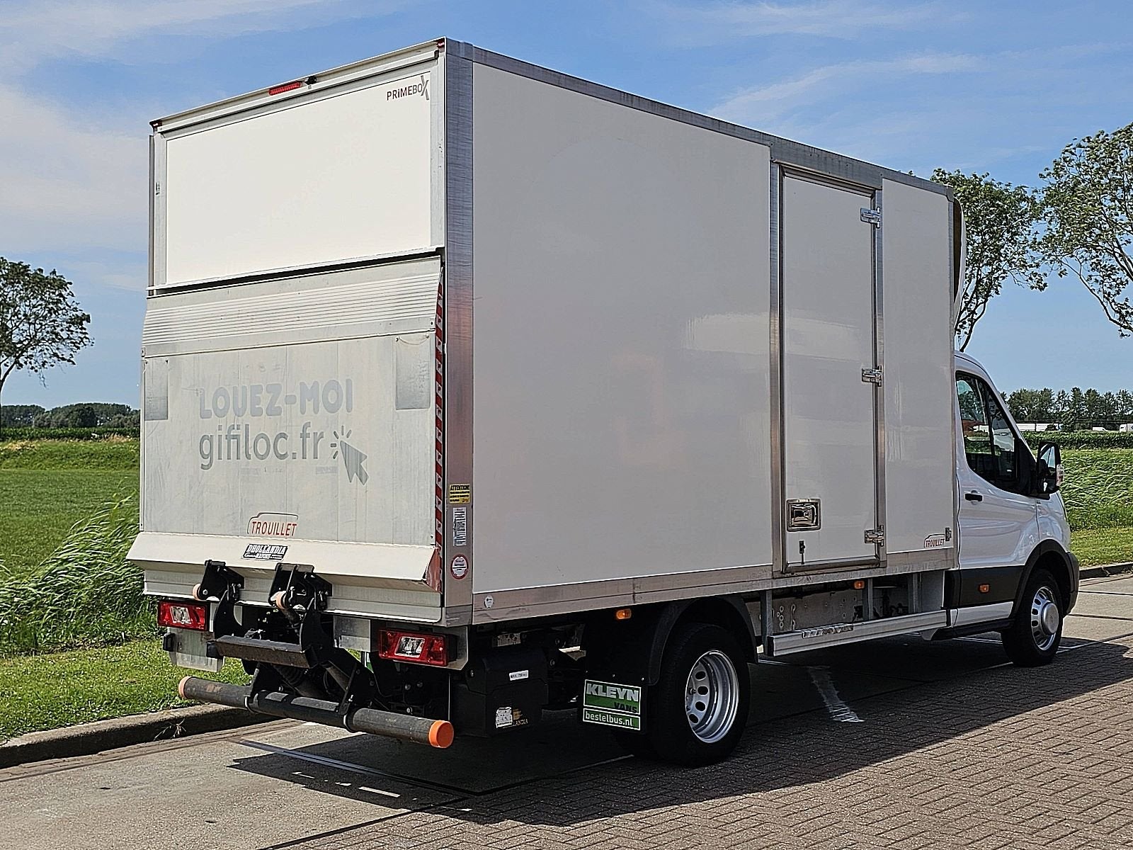 FORD TRANSIT 2.0 bakwagen laadklep!, Auto's, Gebruikt, Euro 6, Wit, Bedrijf