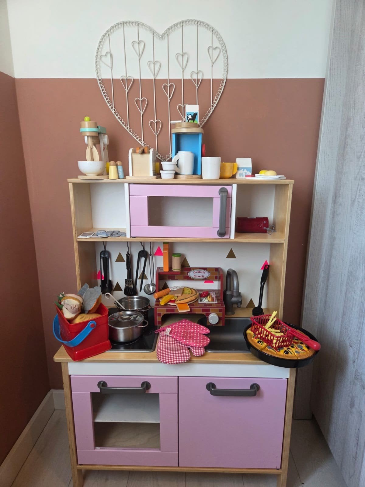 Houten speelkeuken met veel accessoires, Kinderen en Baby's, Ophalen, Gebruikt, Knutselen, Met licht