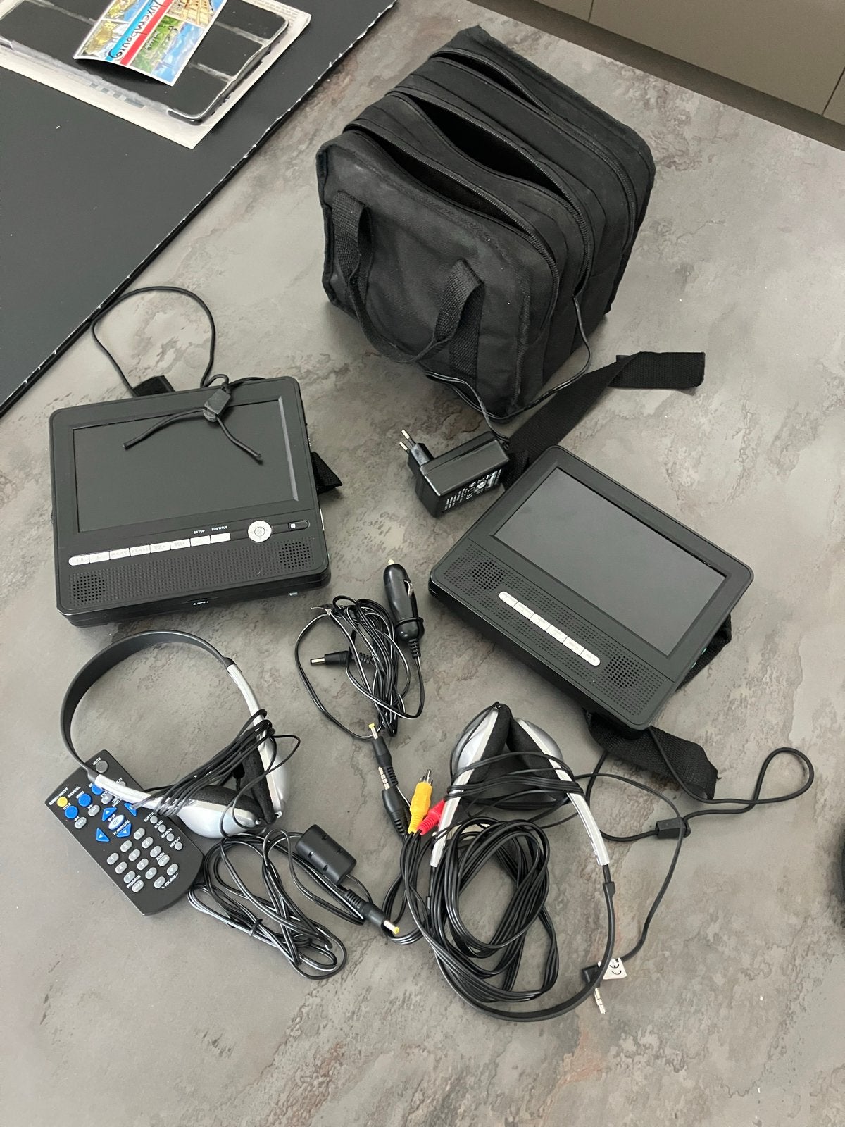 Draagbare DVD-spelers set met accessoires en tas, Gebruikt, Draagbaar, Ophalen, Overige merken
