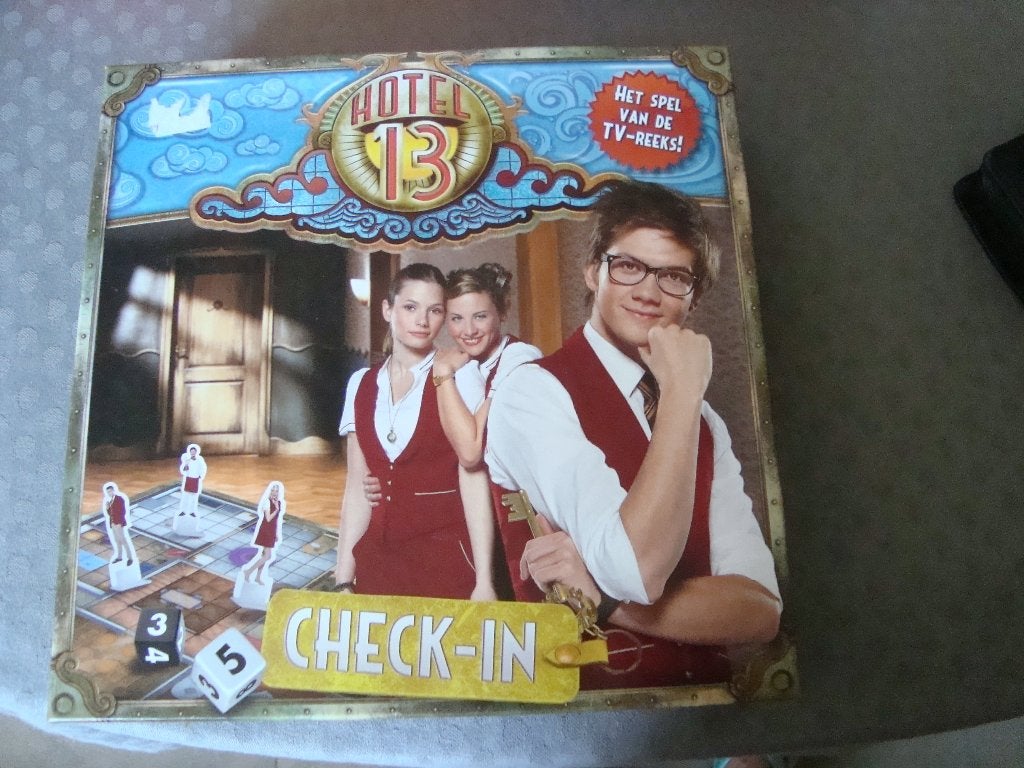 Hotel 13, Ophalen of Verzenden, Zo goed als nieuw