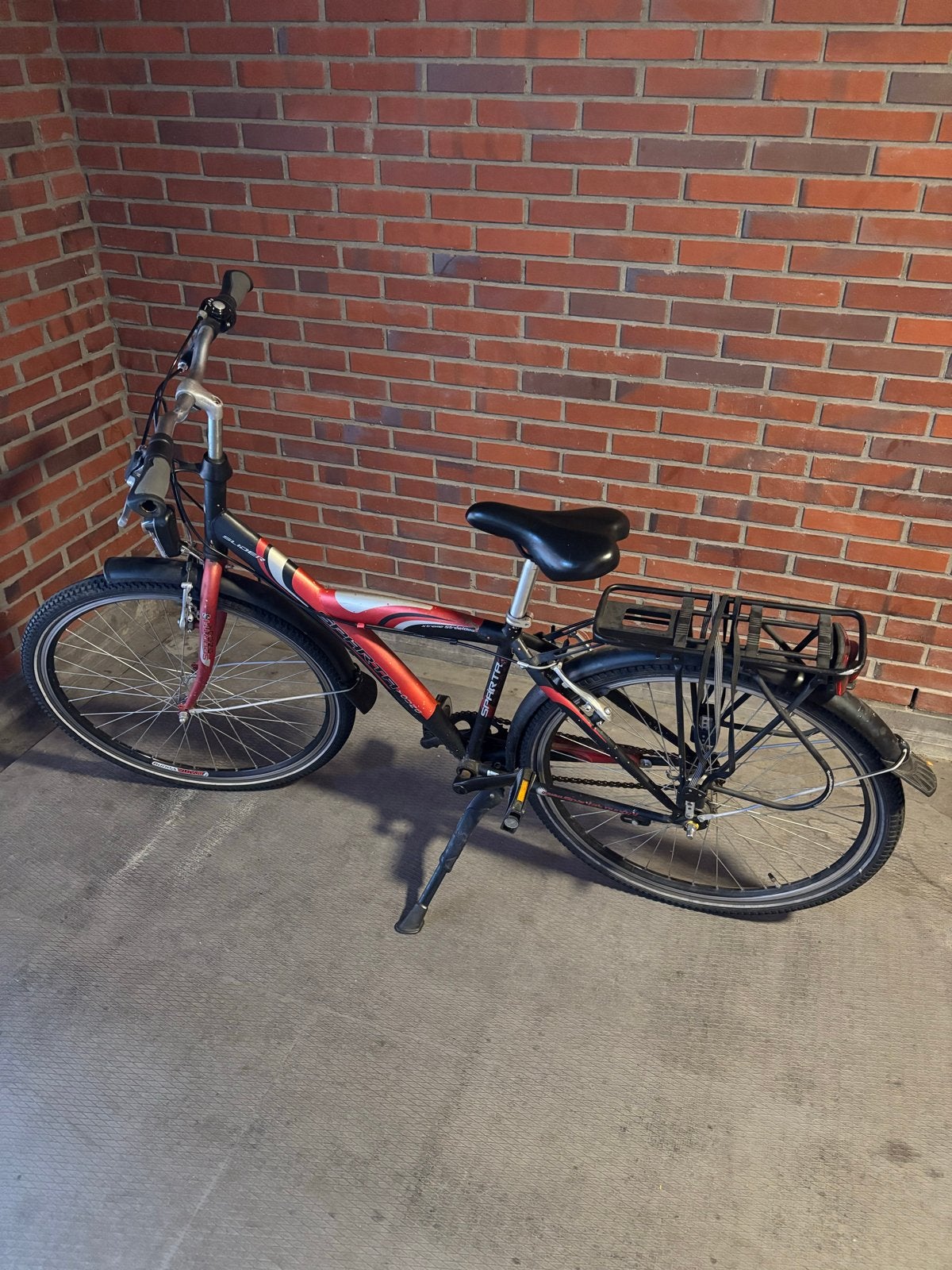 Sparta fiets zwart/rood met 3 versnellingen en bagagedrager, Fietsen en Brommers, Ophalen, Terugtraprem, Sparta, Gebruikt