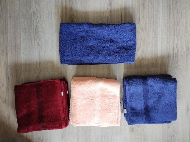 Nieuw 6 handdoeken en 1 badlaken, Ophalen of Verzenden, Nieuw, Handdoek