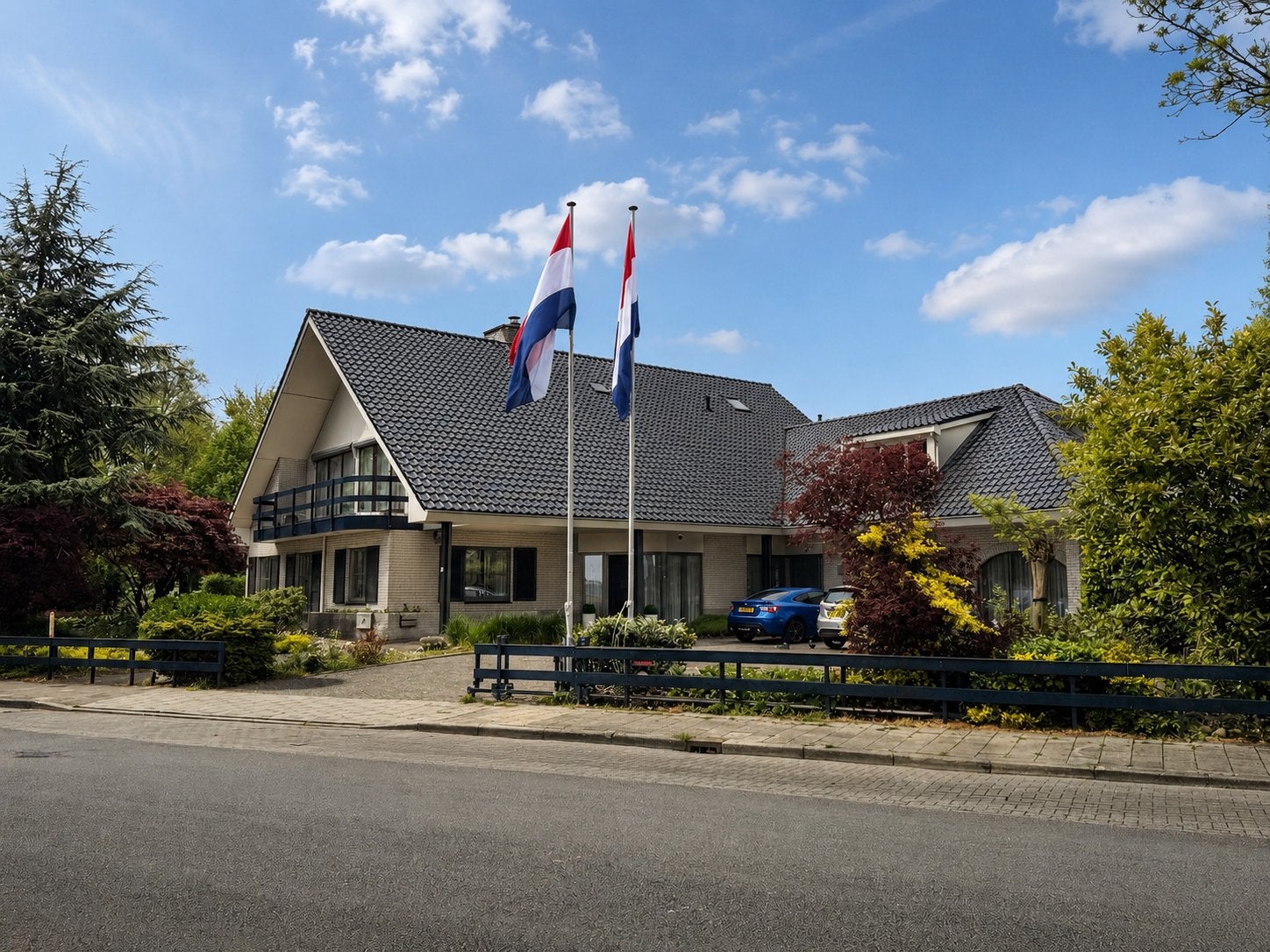TE KOOP GEVRAAGD WONINGEN, WINKELS, HOTELS, BEDRIJFSPANDEN, Ophalen