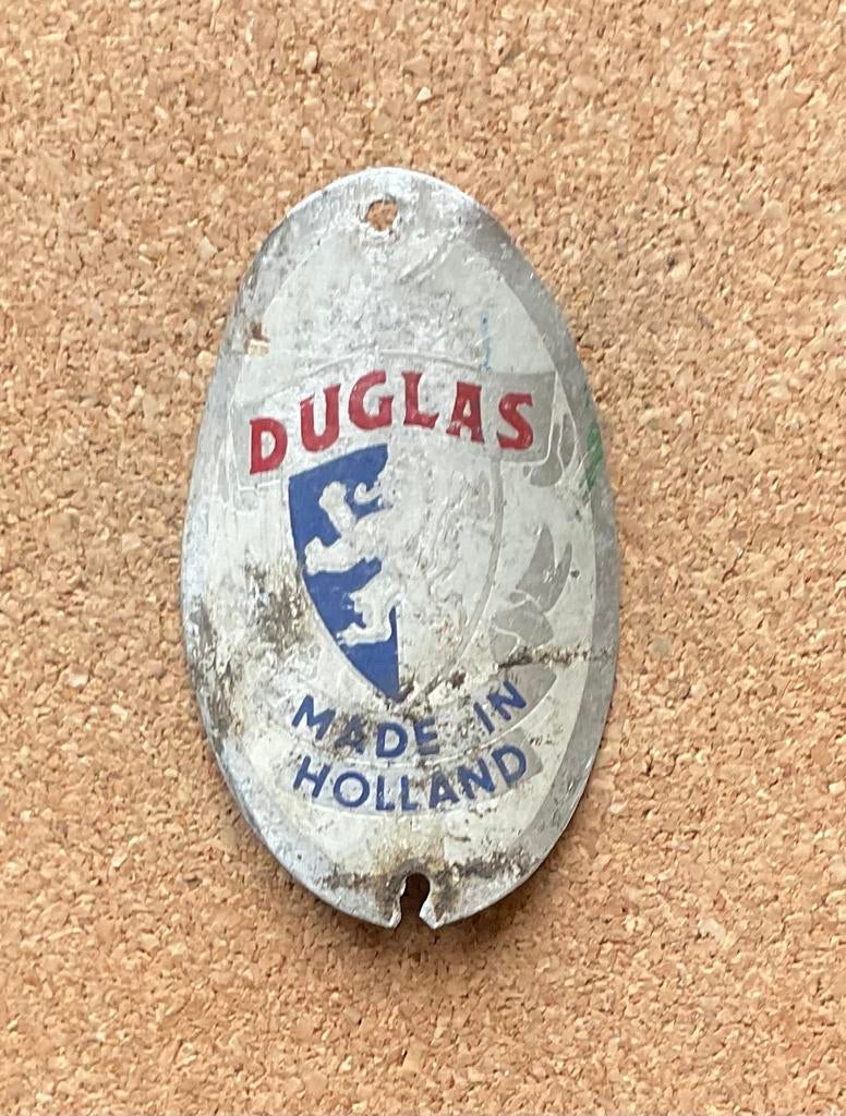 Fiets Balhoofdplaatje - DUGLAS - Made in Holland., Verzamelen, Merken en Reclamevoorwerpen, Ophalen of Verzenden, Gebruikt, Overige typen