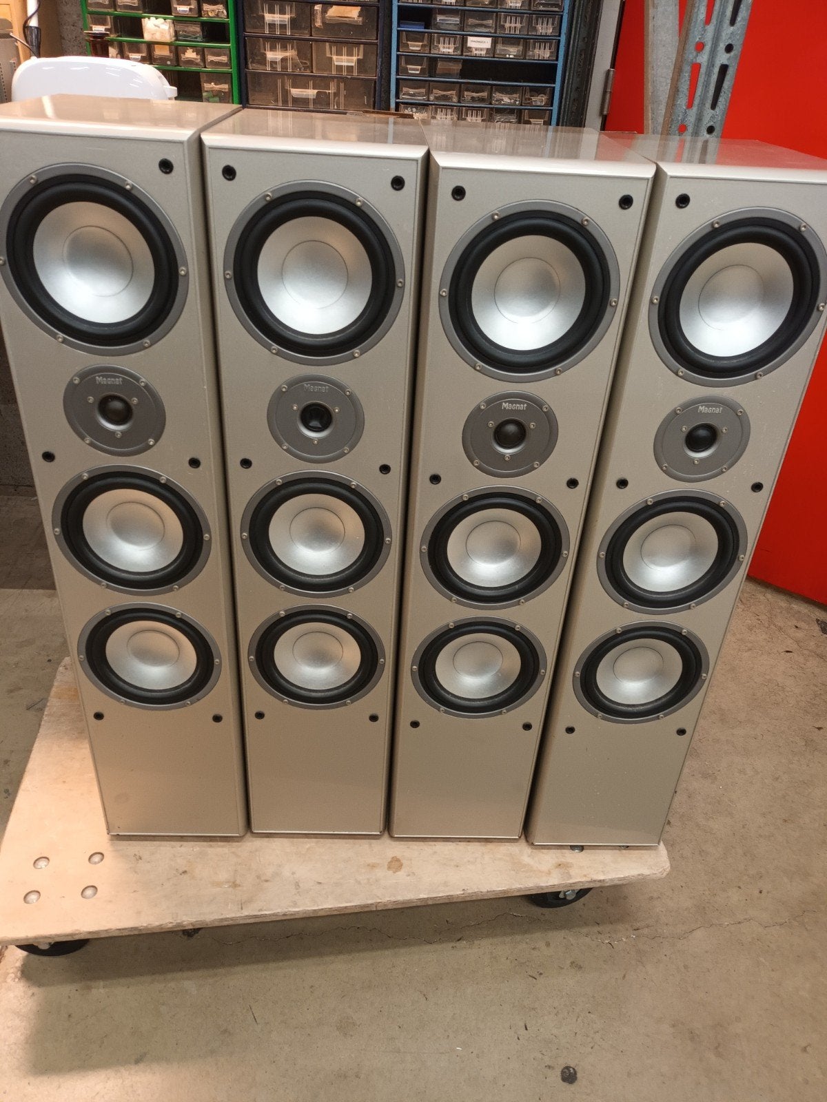 Vier Magnat speakers in goede conditie, Audio, Tv en Foto, Gebruikt, Ophalen of Verzenden, Geschikt voor surround/home cinema