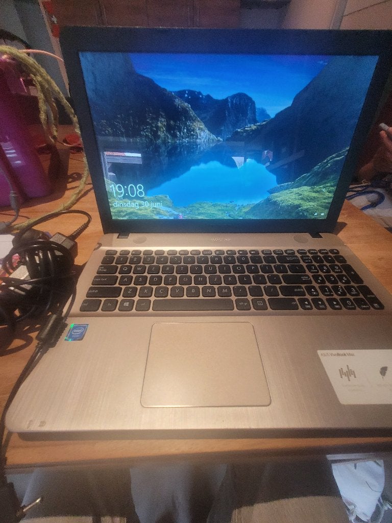 Asus, Ophalen, 8 GB, Asus vivibook, Zo goed als nieuw