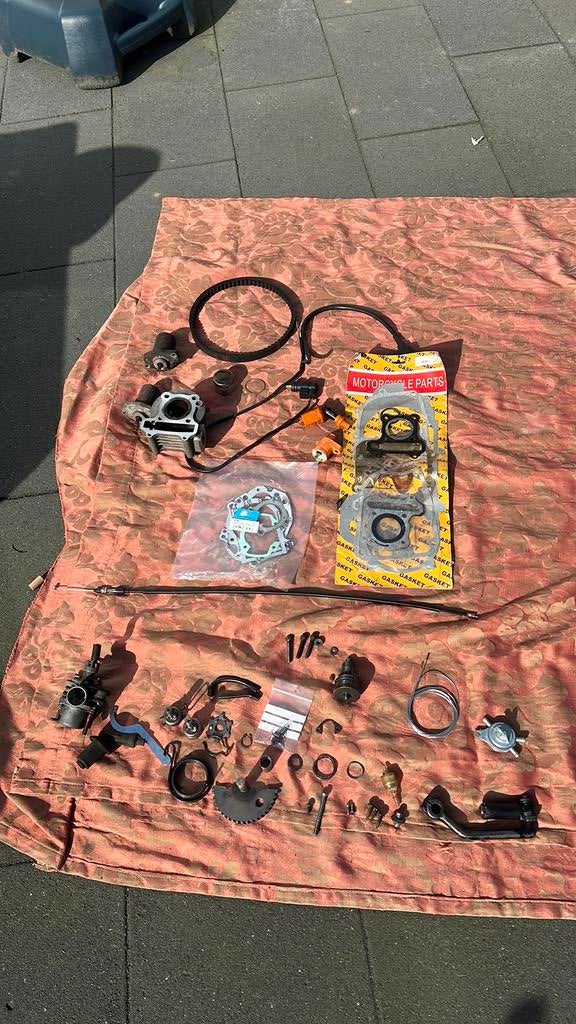Onderdelen peugeot zenith en scooter onderdelen, Ophalen, Gebruikt