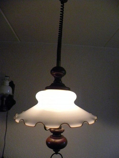 Hanglamp van eiken en messing met glazen schaal met golvende, Ophalen of Verzenden, 'T Olde Gre-j, Info@toldegrej.nl, Endepoelstraat 20f Didam