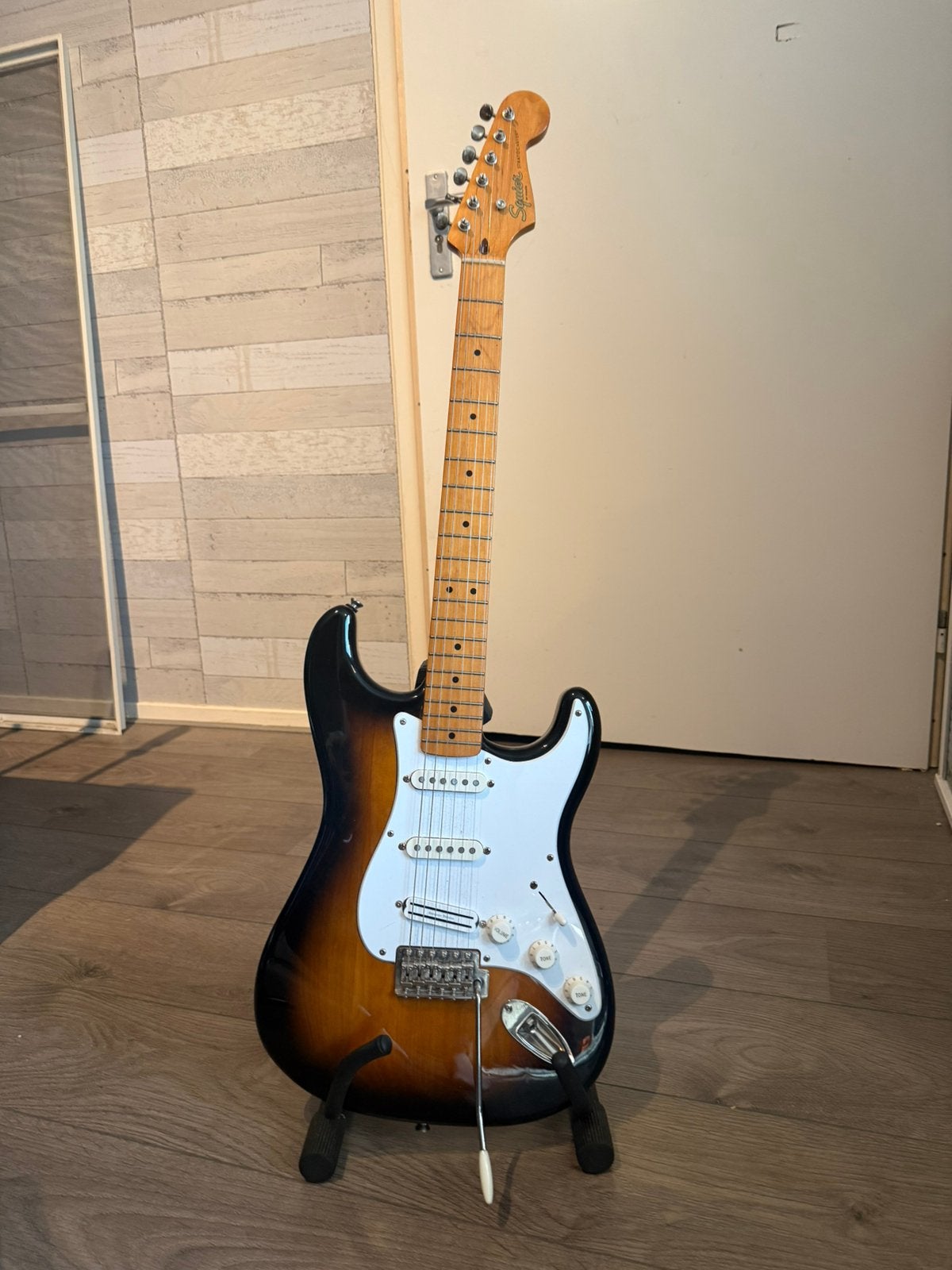 Squier stratocaster 50s vibe met seymour duncan pickup, Ophalen of Verzenden, Zo goed als nieuw, Solid body, Fender