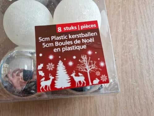 2x 8 stuks Mix color kerstballen 5cm h, Diversen, Kerst, Evora, Onbekend, Nieuw, Ophalen of Verzenden